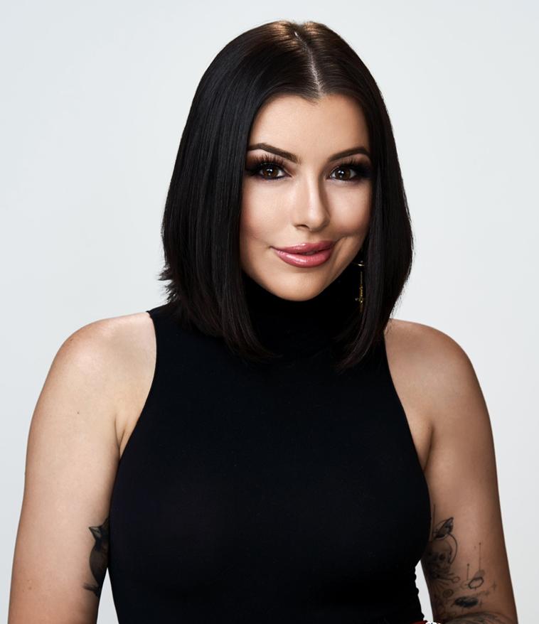 actor Madison Sinclair large photo