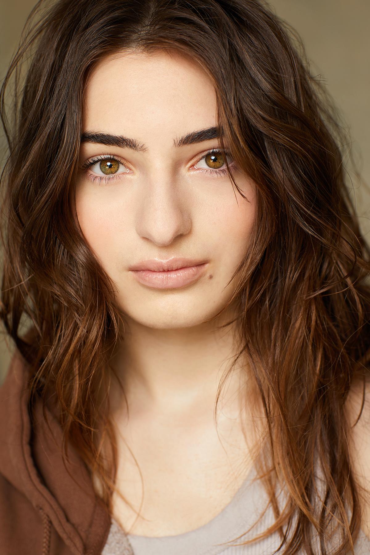 actor Kara Puerschner large photo