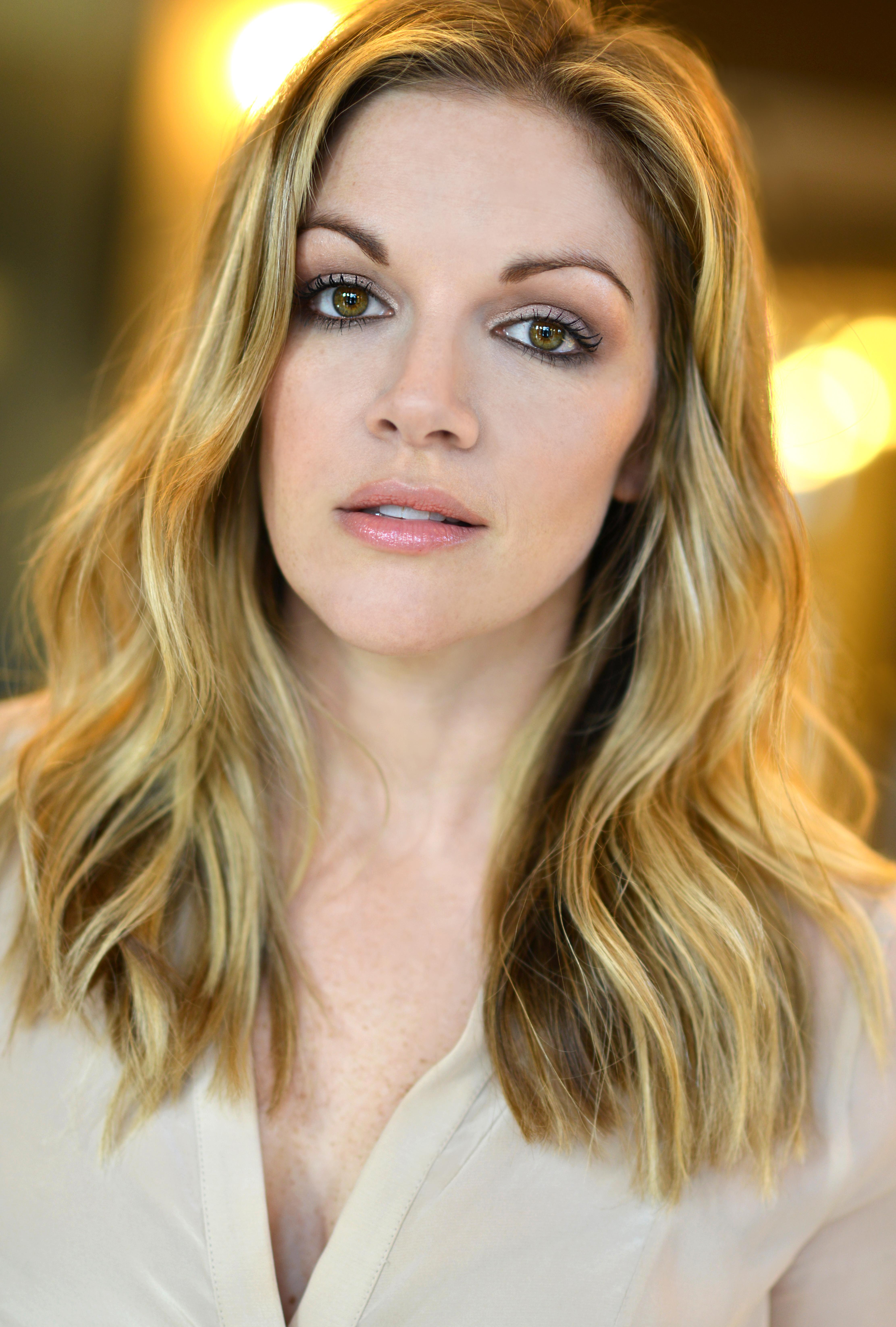 actor Corri English large photo