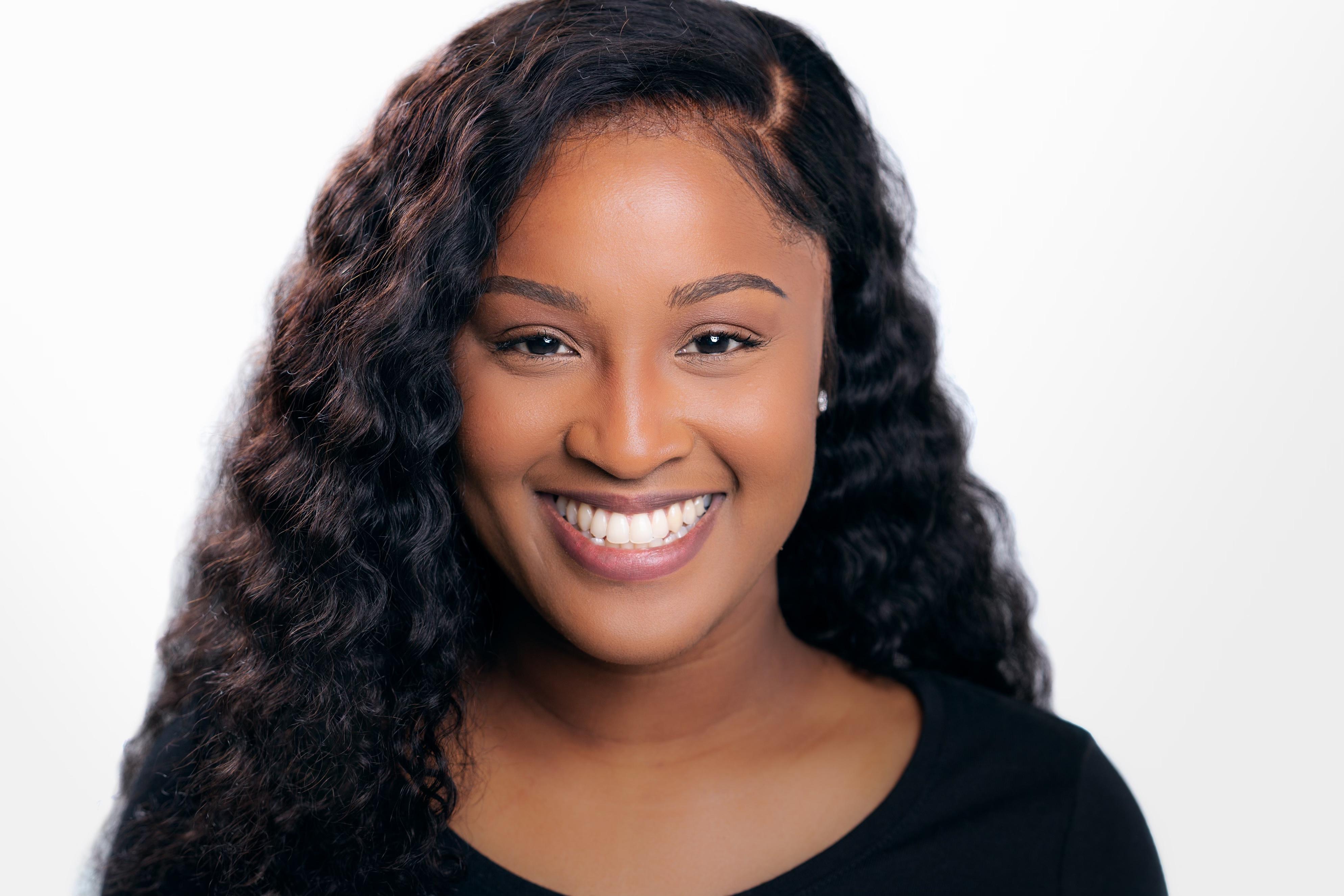 actor Dee Hill large photo