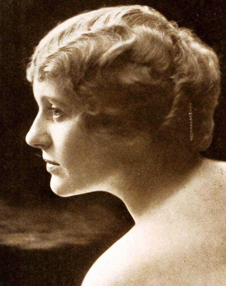 actor Marie Walcamp large photo