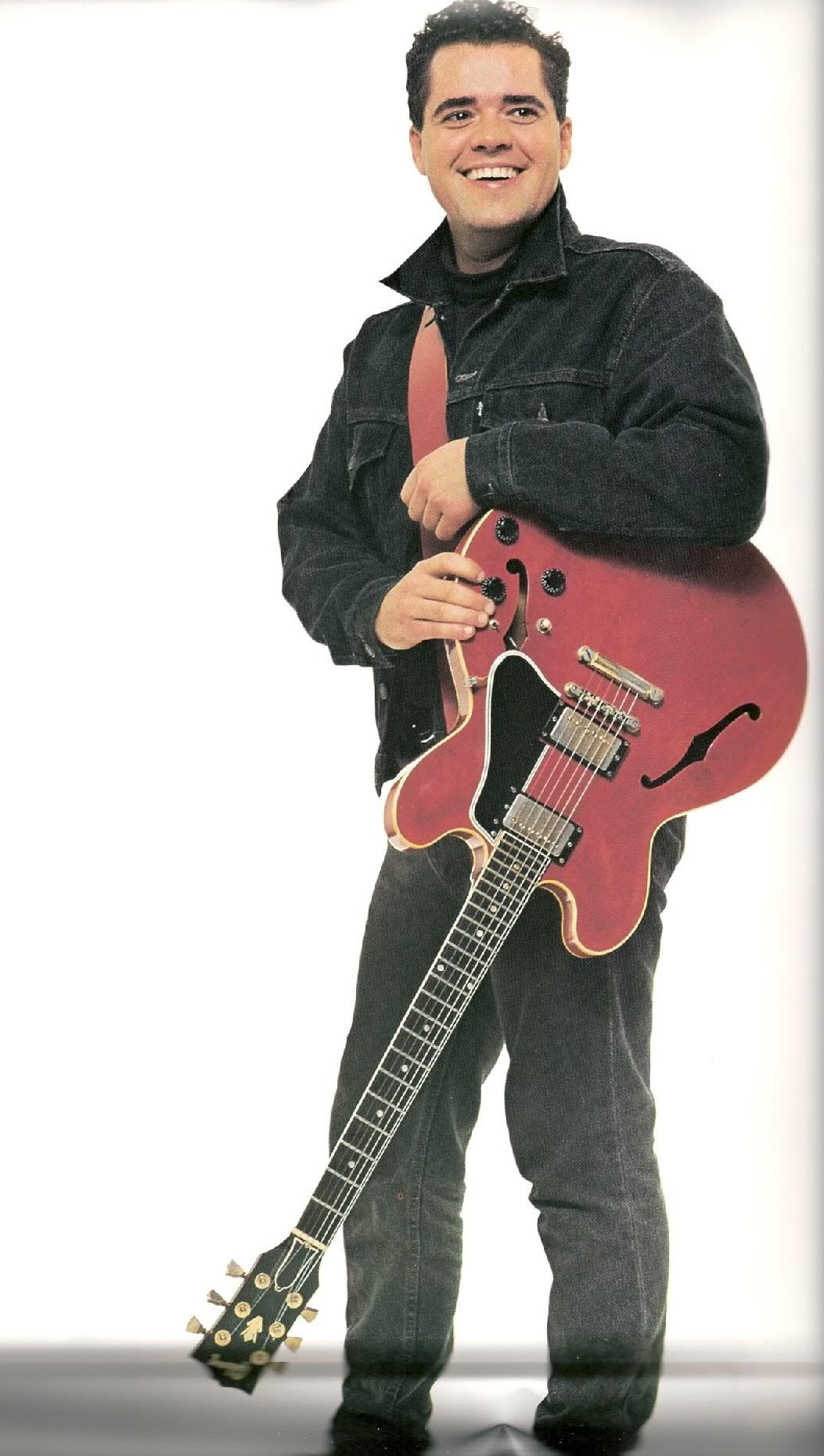 actor Andrew Farriss large photo