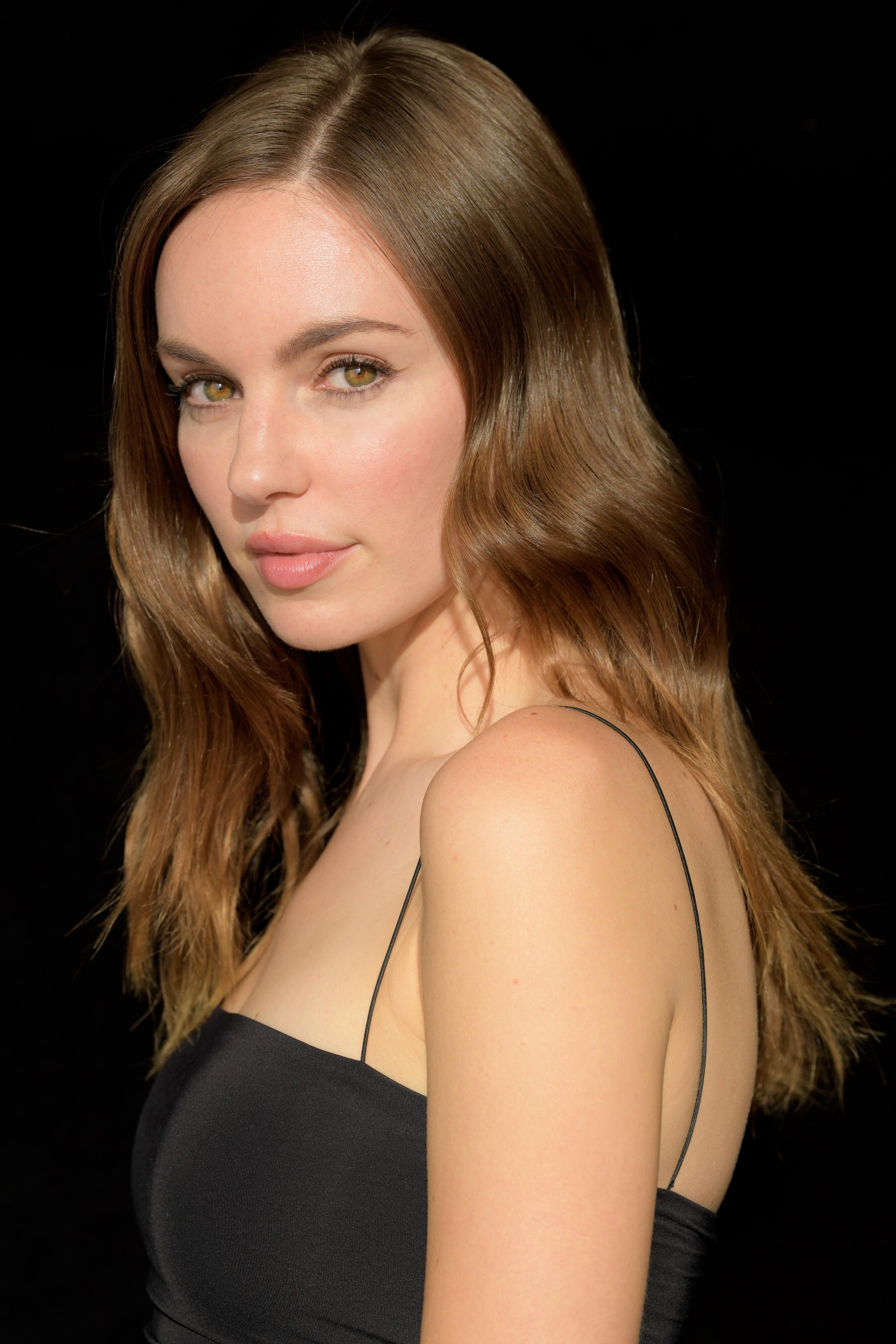 actor Michelle Mylett large photo