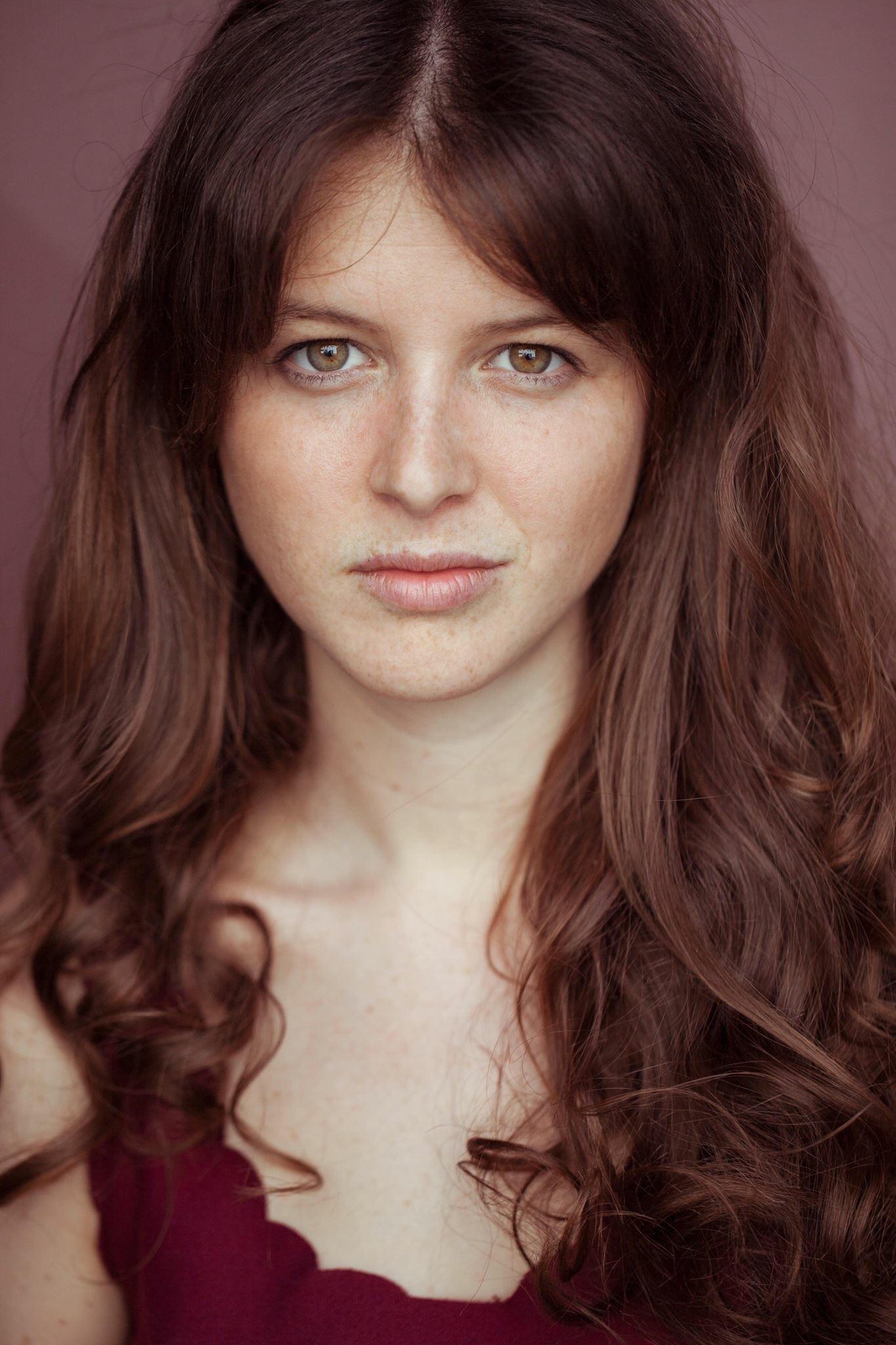 actor Caroline Marcos large photo