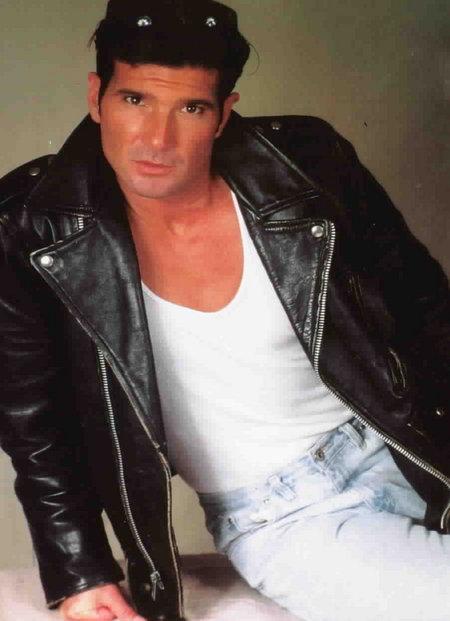 actor Carlo Corazon large photo