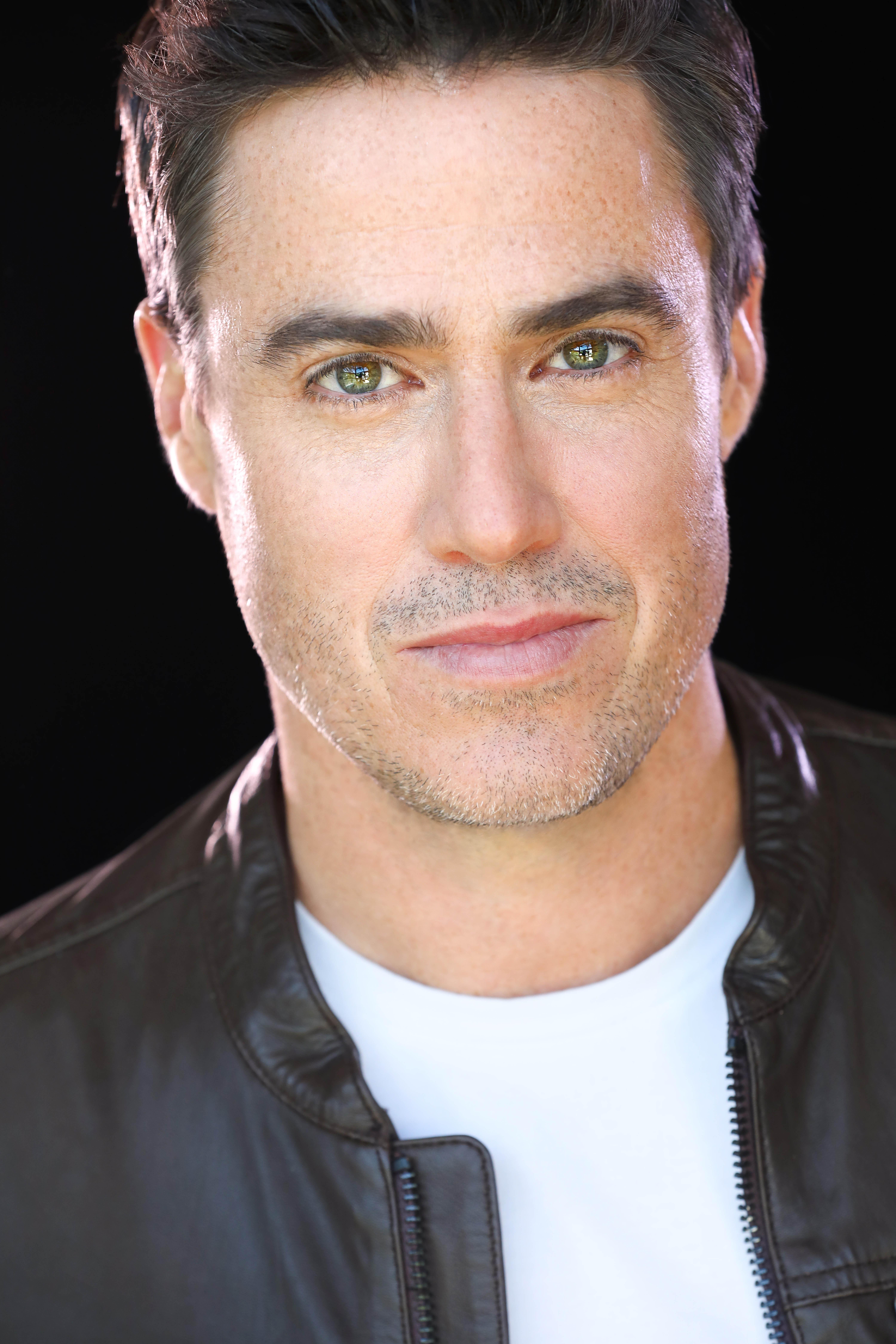 actor Jeff Roop large photo