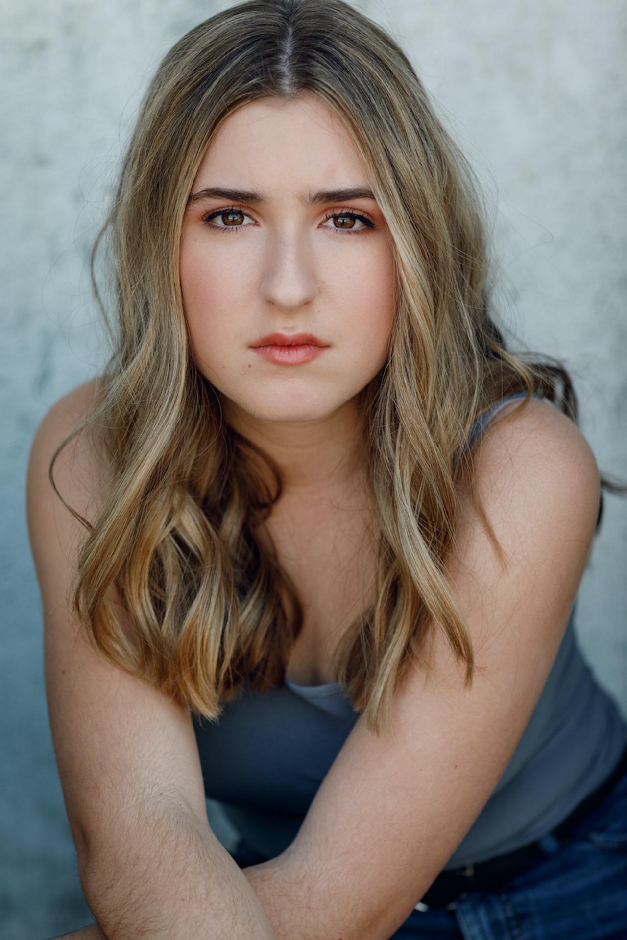 actor Hadley Belle Miller large photo