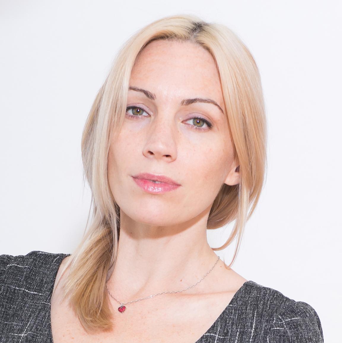 actor Juliette Beavan large photo