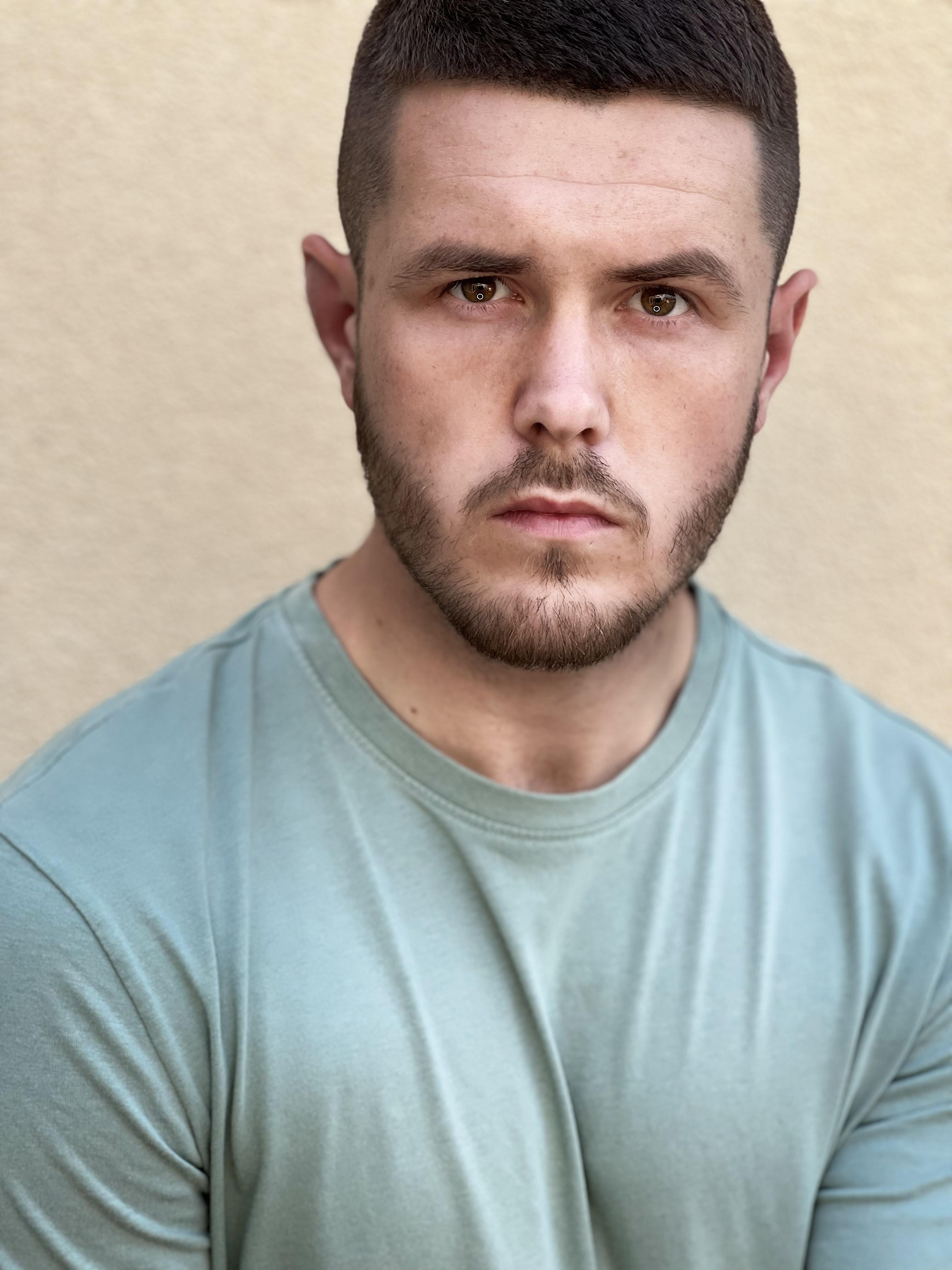 actor Gavin Lee Lewis large photo