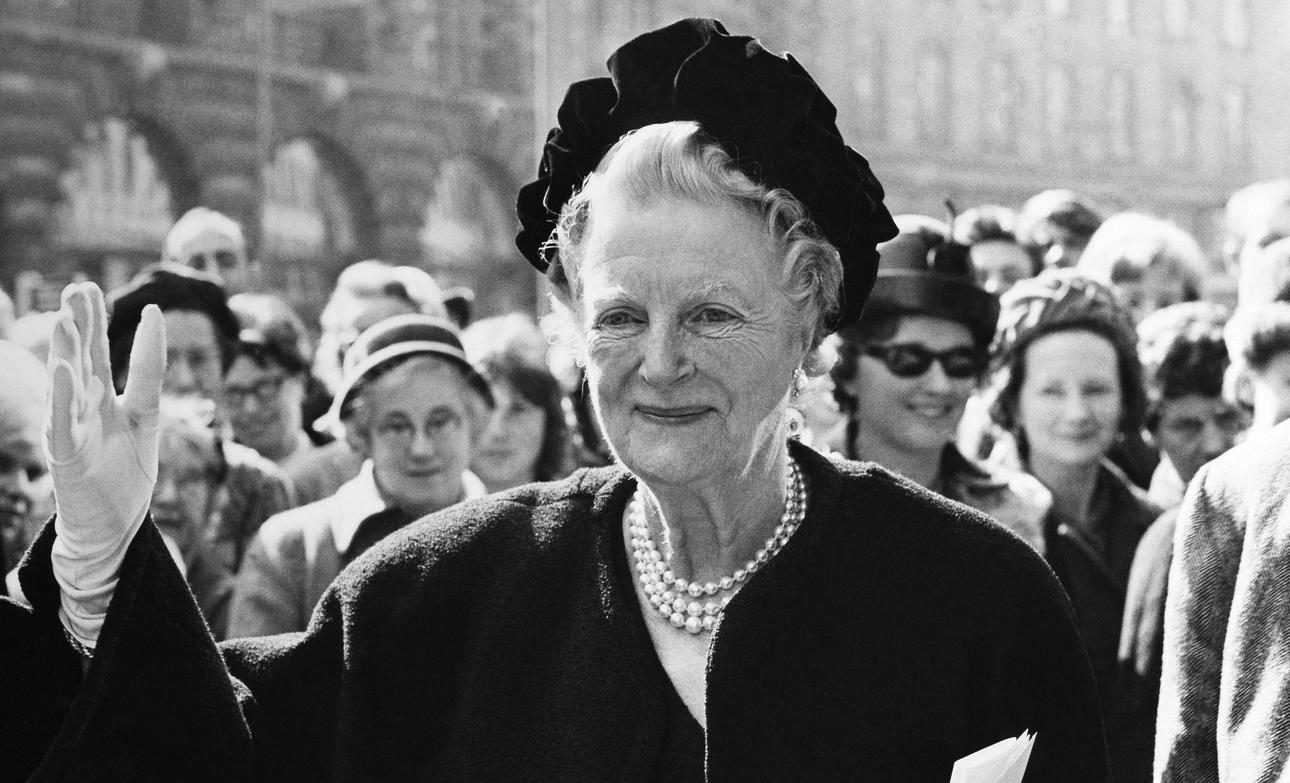 actor Clementine Churchill large photo