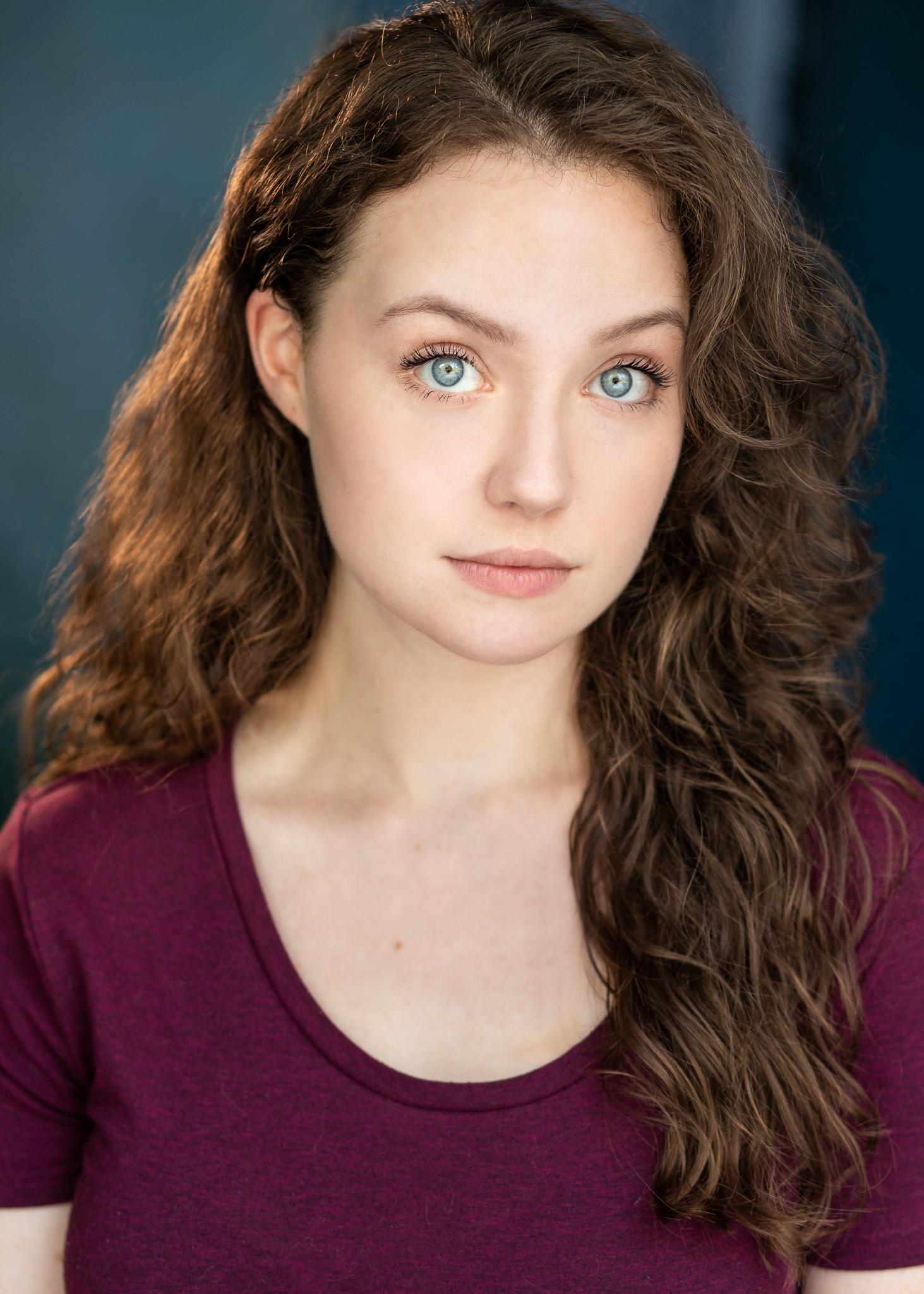 actor Emily Grace Dunn large photo