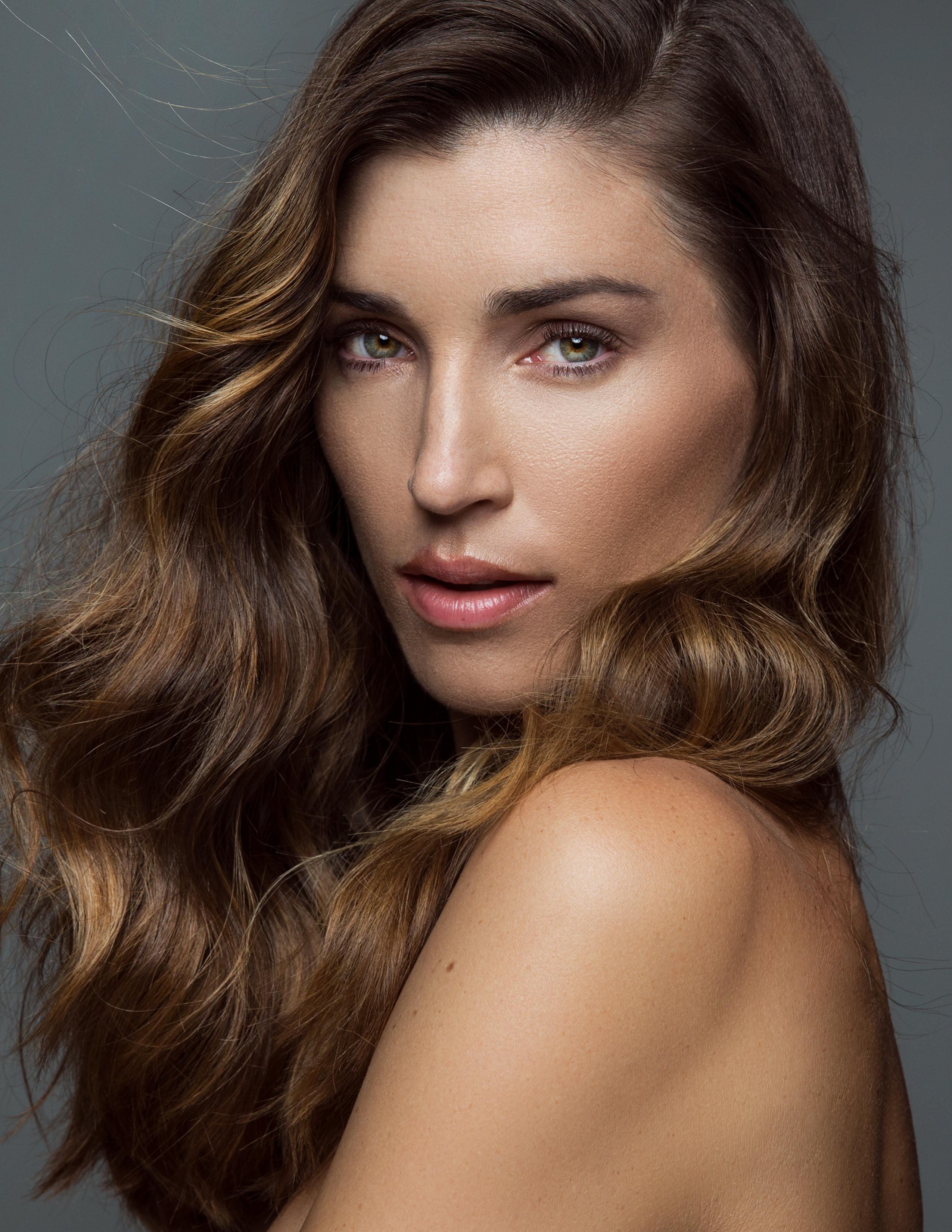 actor Annalaina Marks large photo