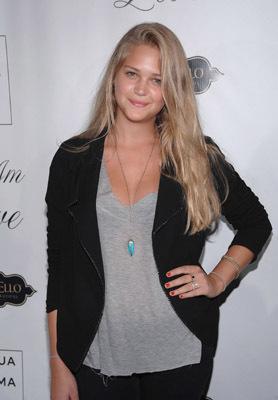 actor Esti Ginzburg large photo