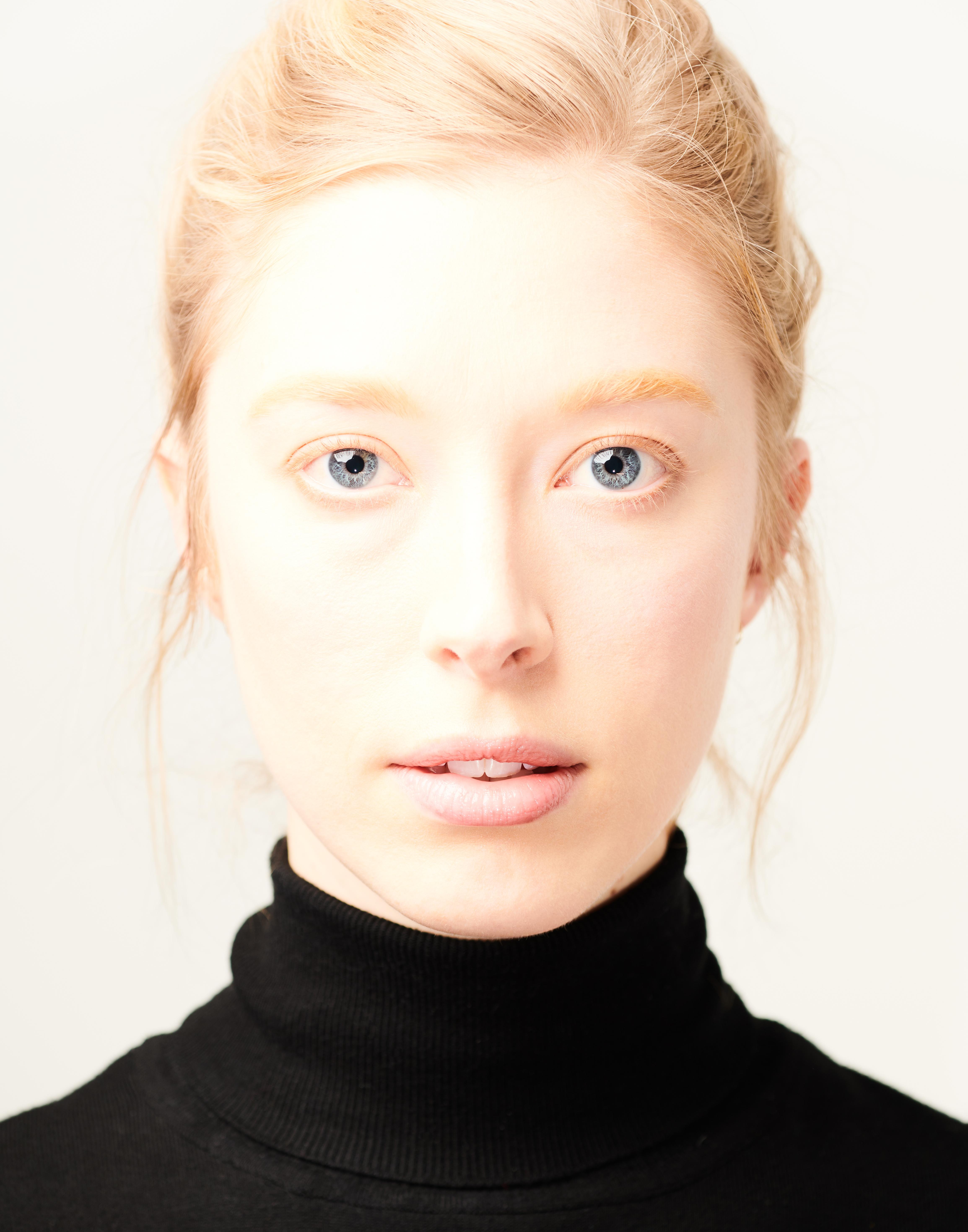 actor Alexandra Feld large photo