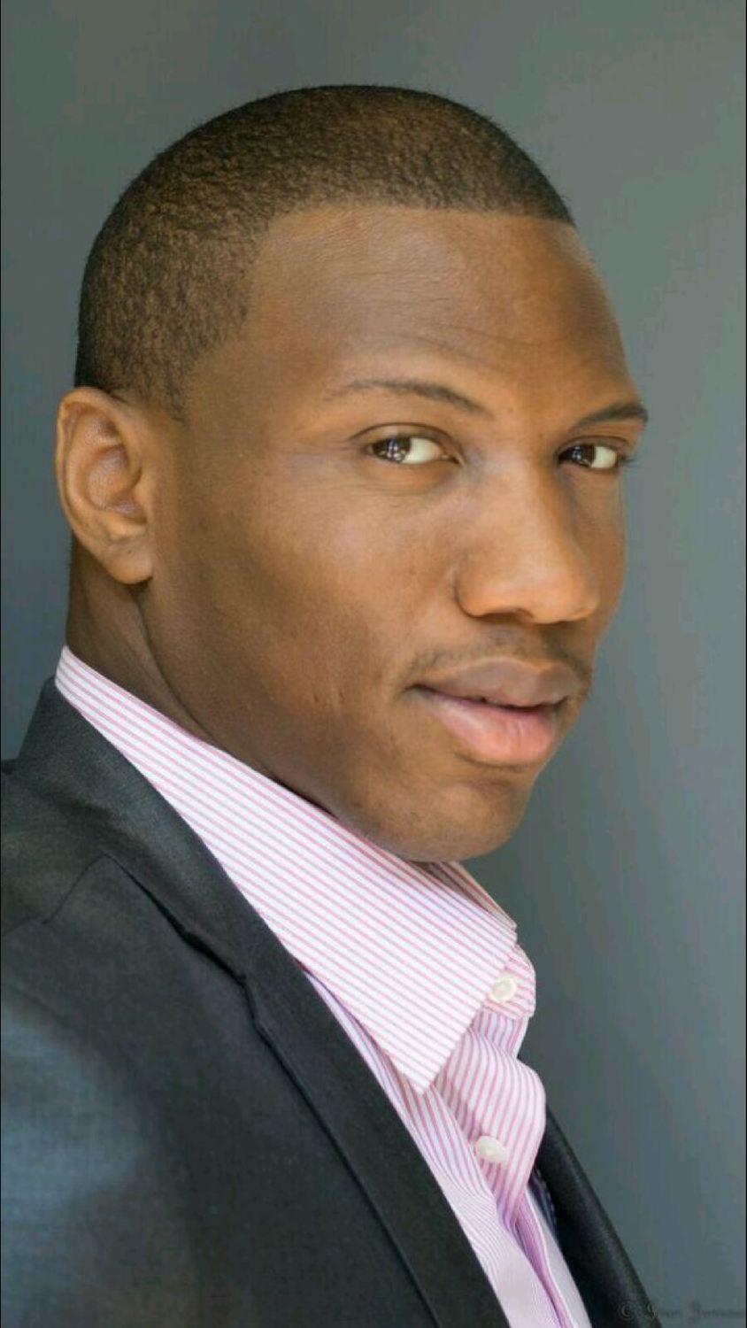 actor Tevon Plunkett large photo