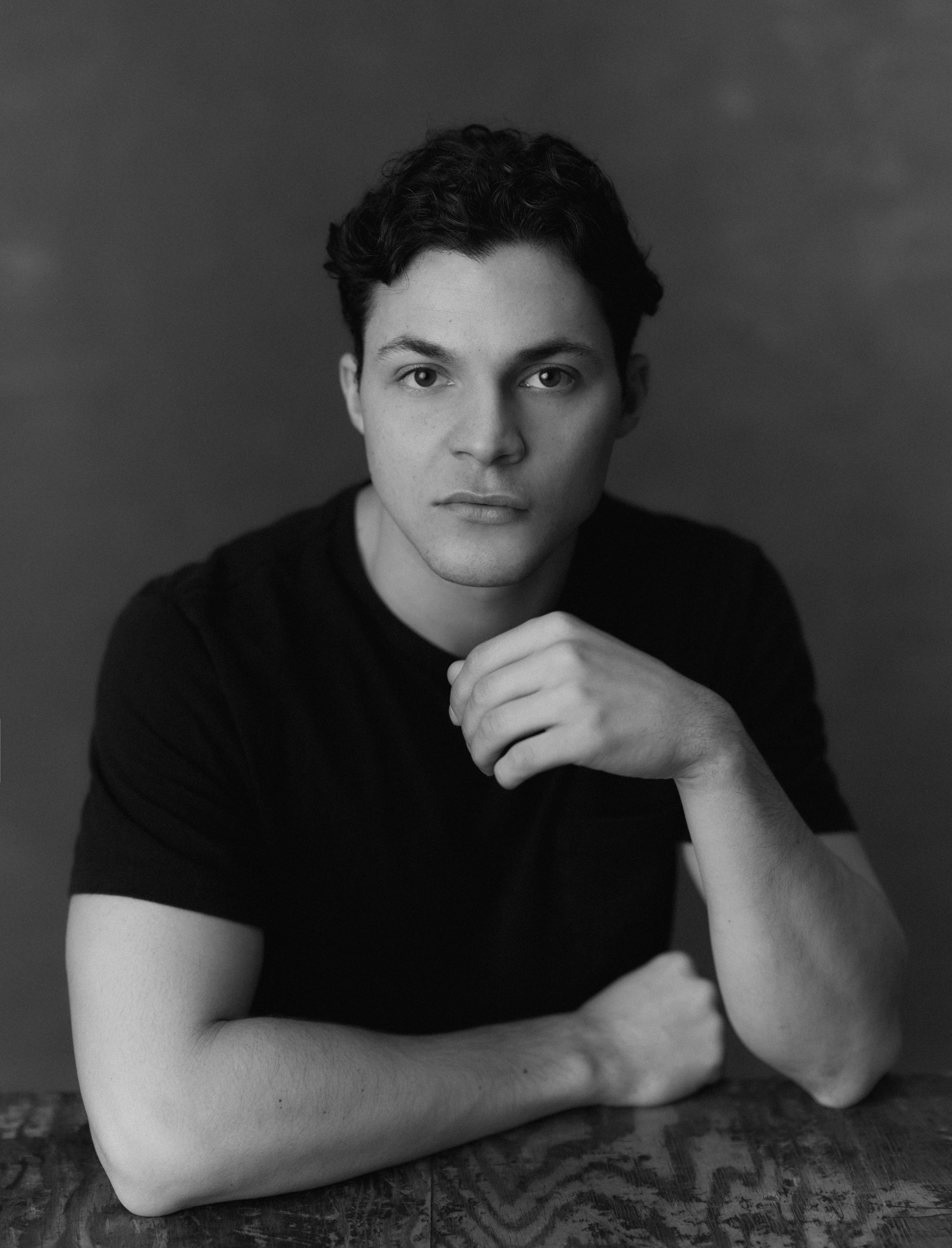 actor Gabriel Tierney large photo