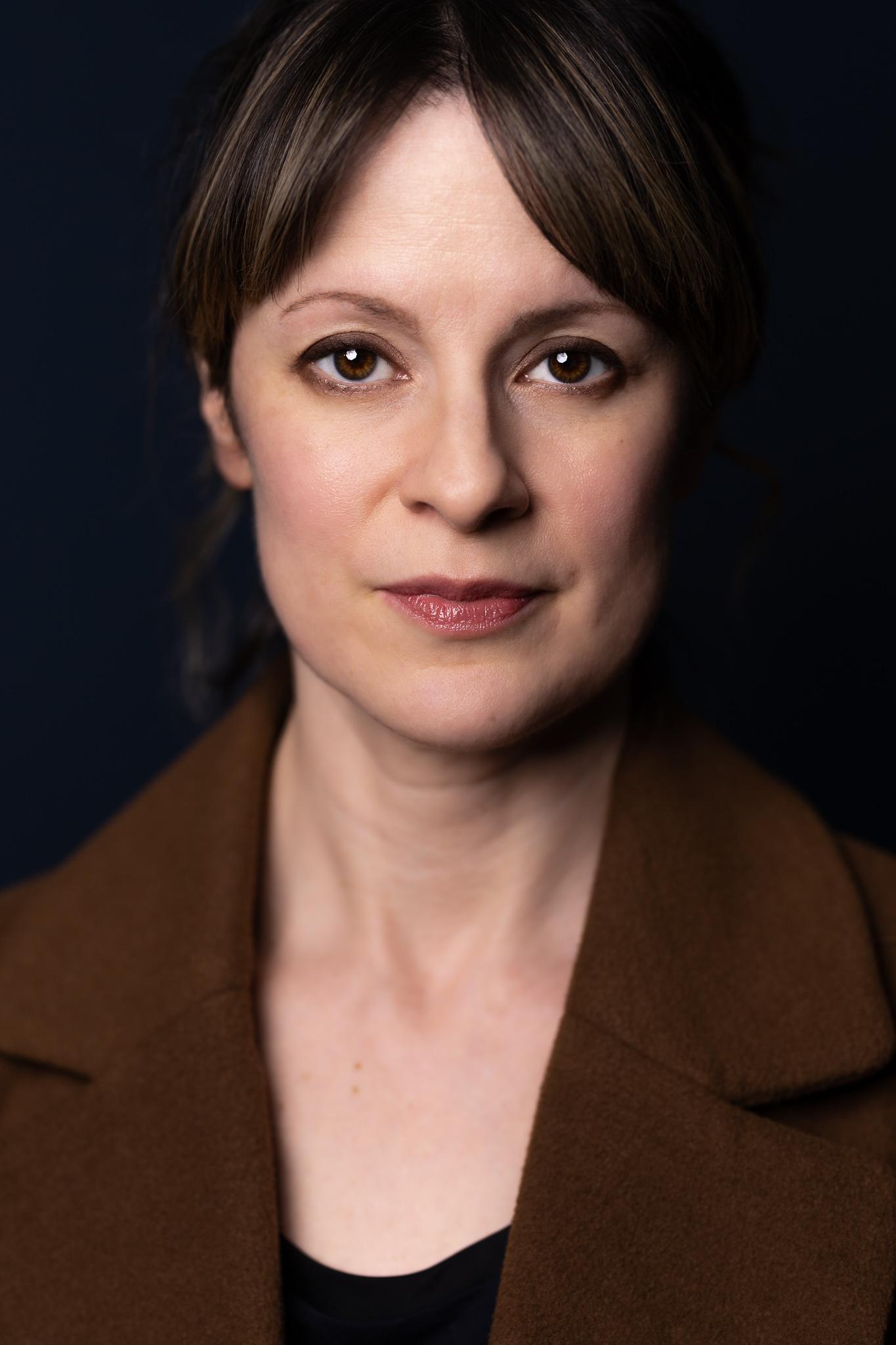 actor Tara Pratt large photo