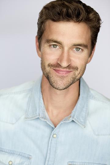 actor Michael Aills large photo