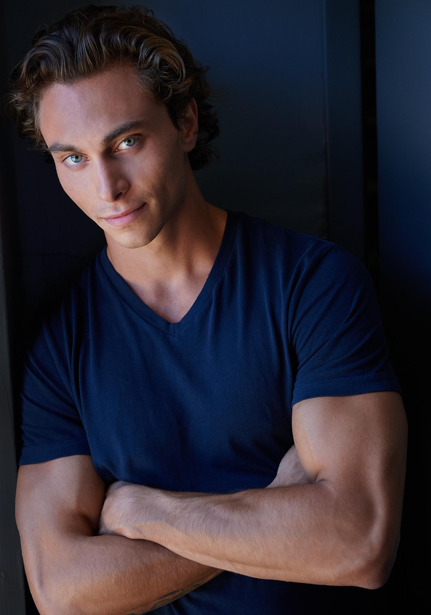 actor Matias Garrido large photo