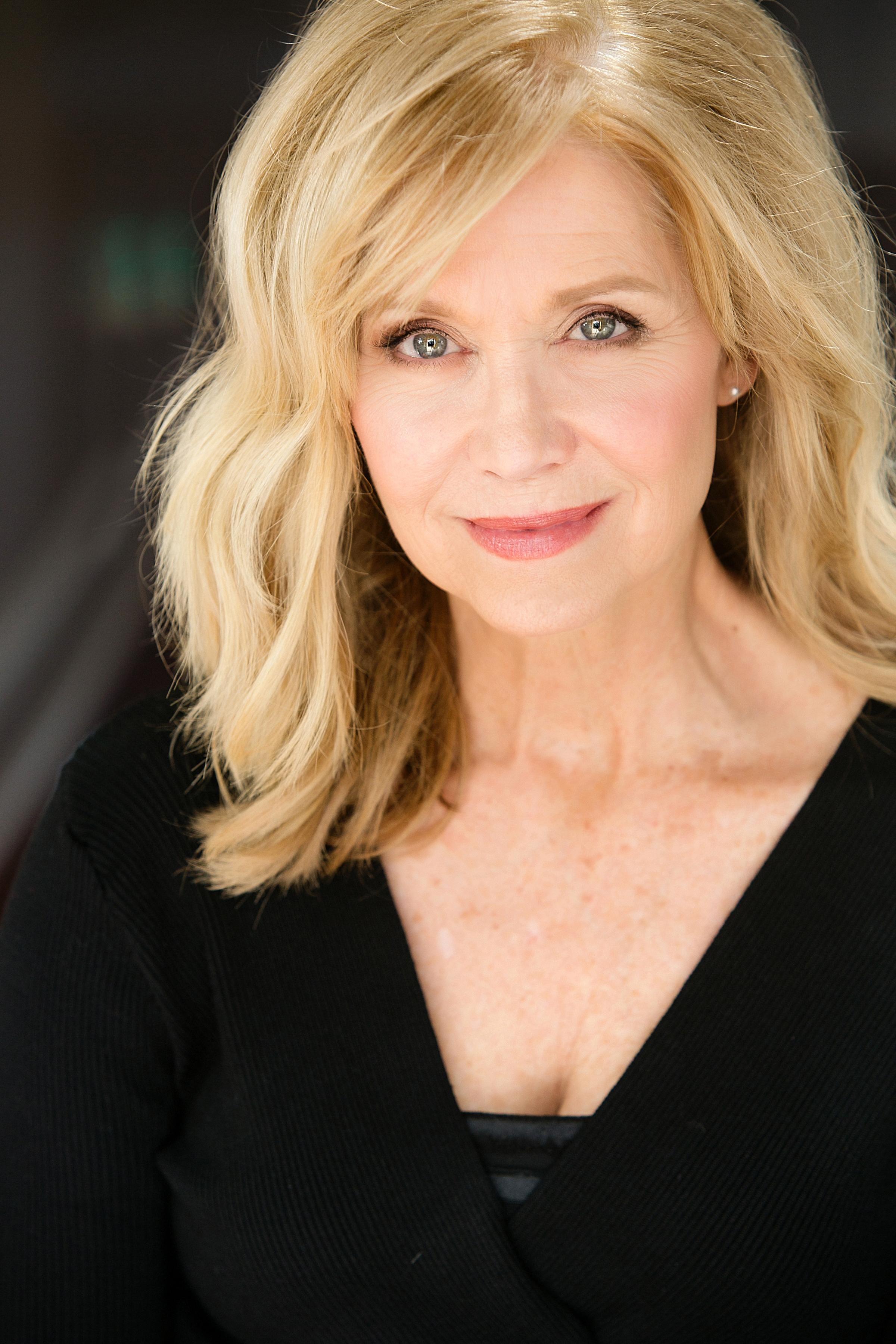 actor Elizabeth Fendrick large photo