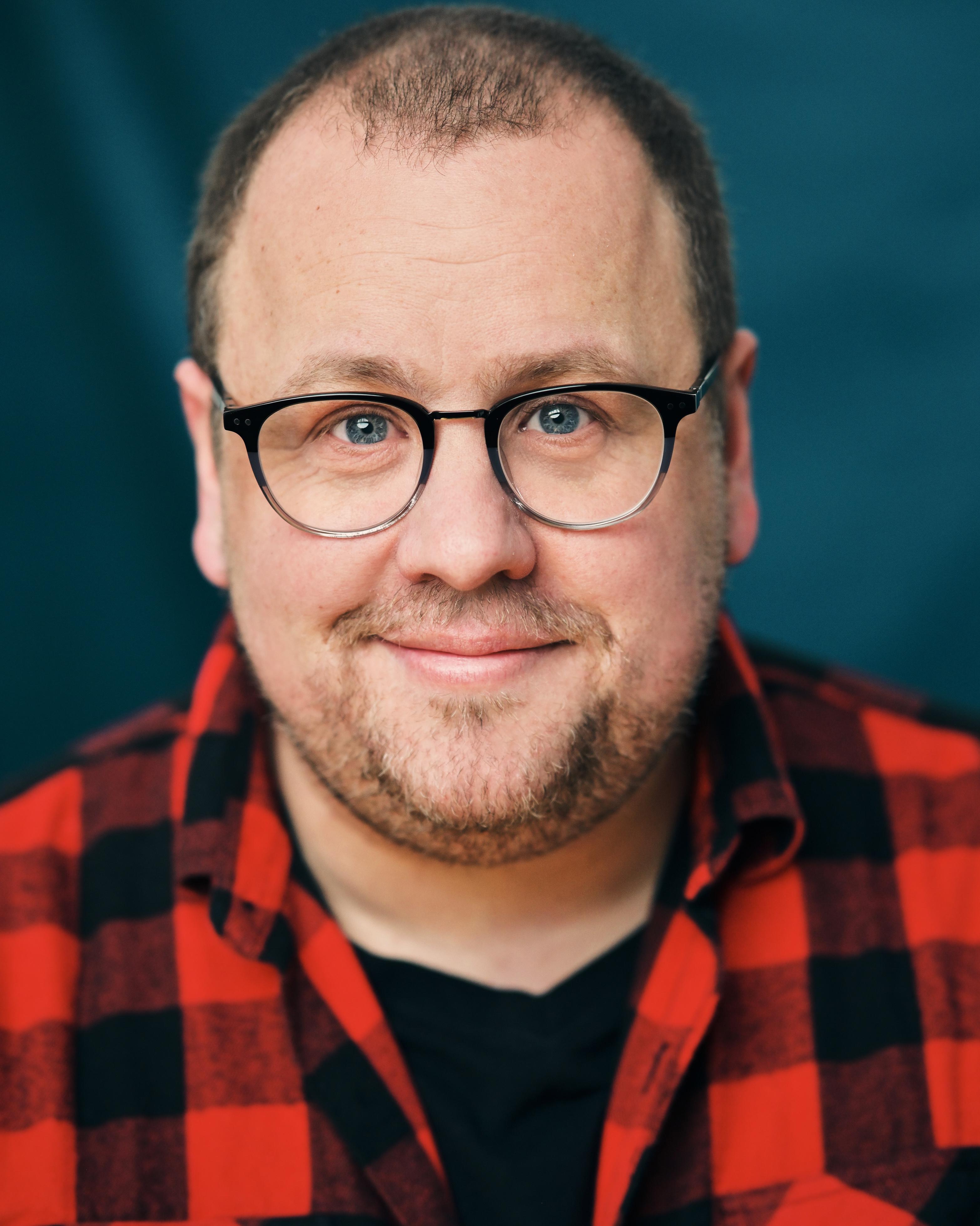 actor Neil Hurst large photo