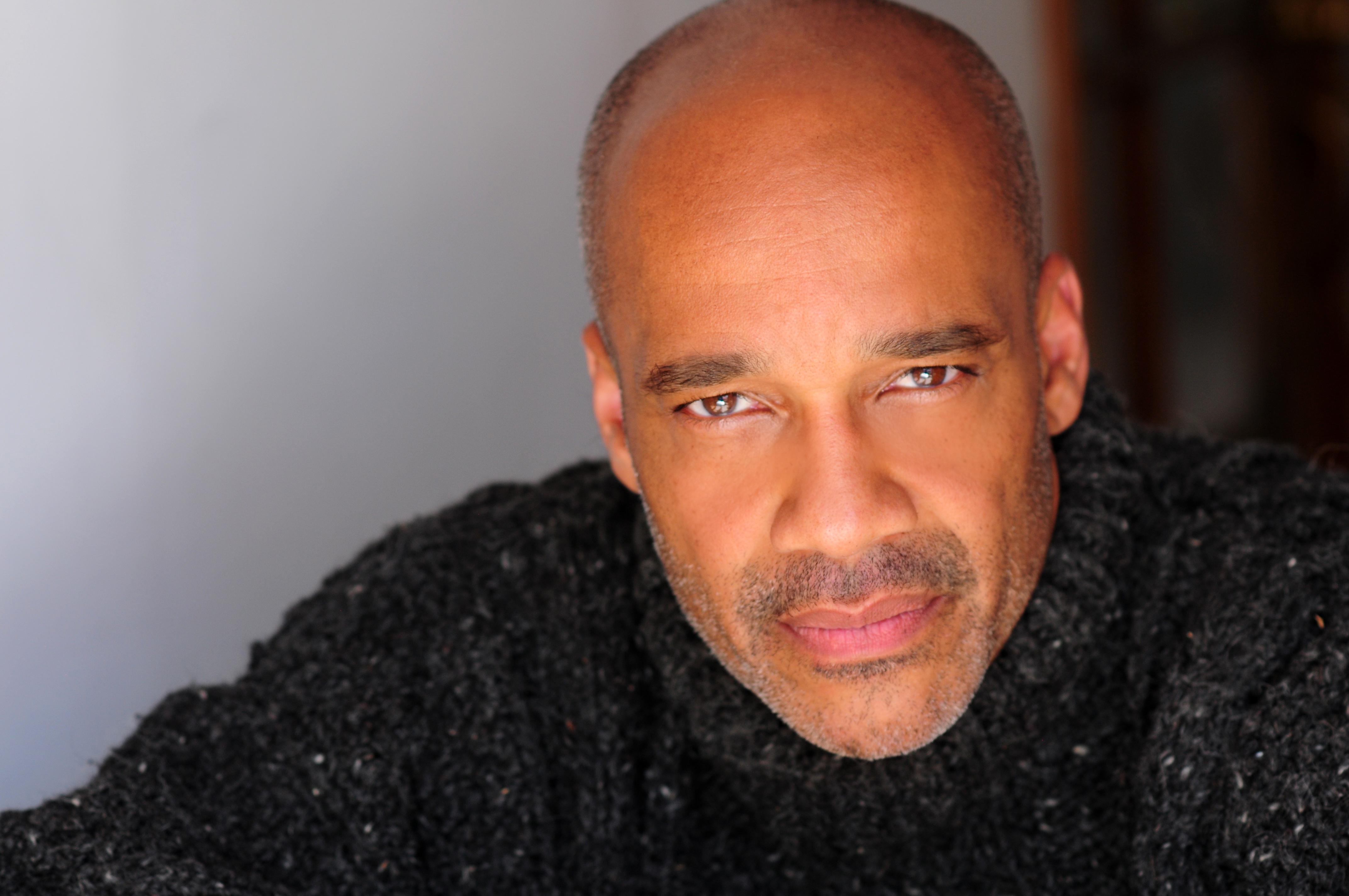 actor Everett Kelsey large photo