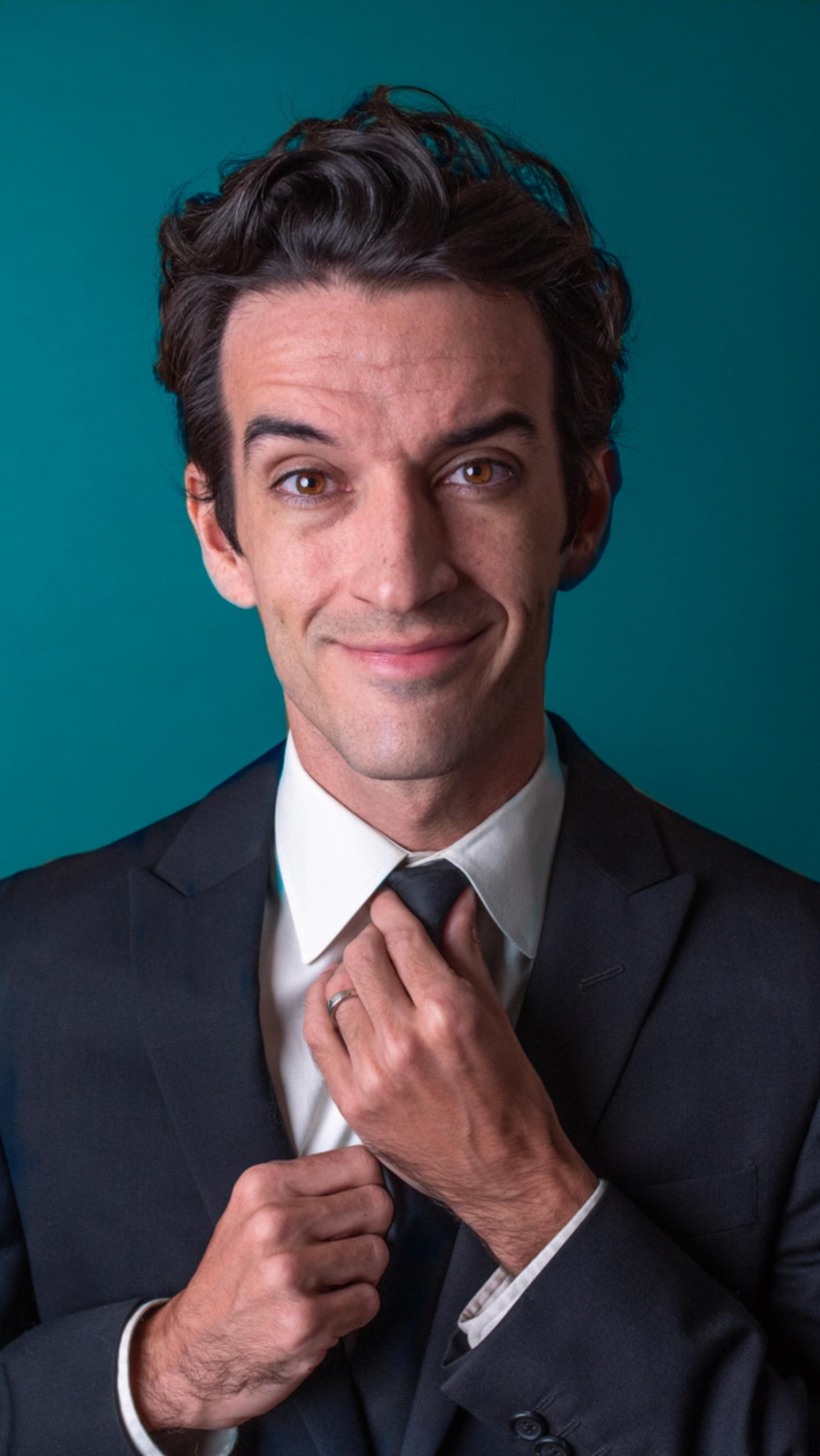 actor Luke Persiani large photo