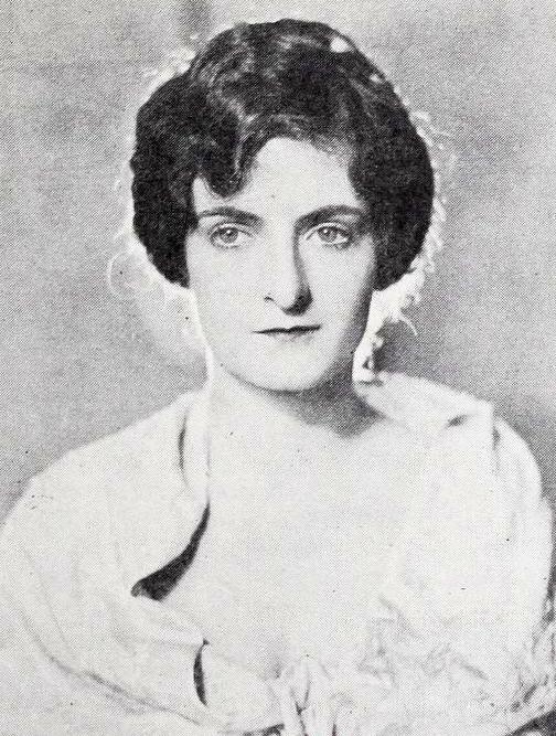 actor Maxine Elliott Hicks large photo