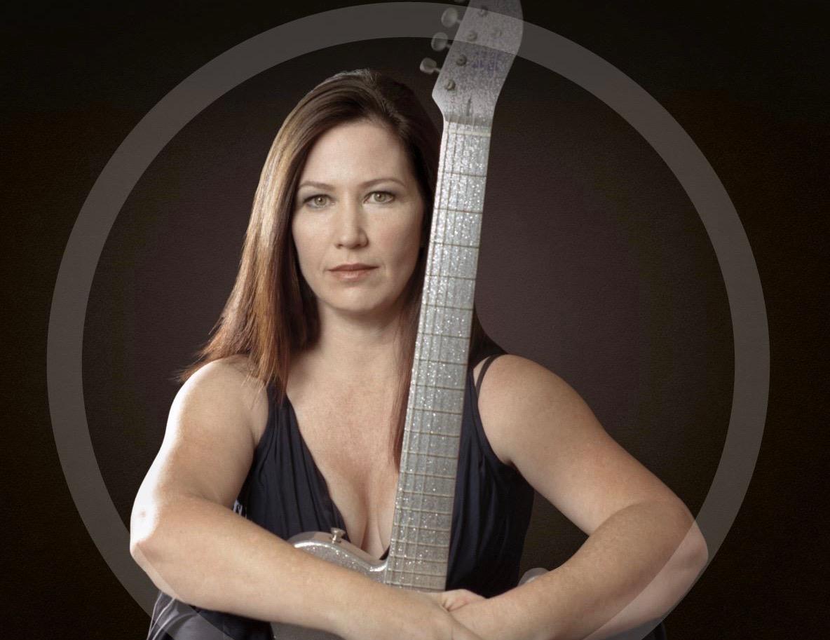 actor Kathy Valentine large photo