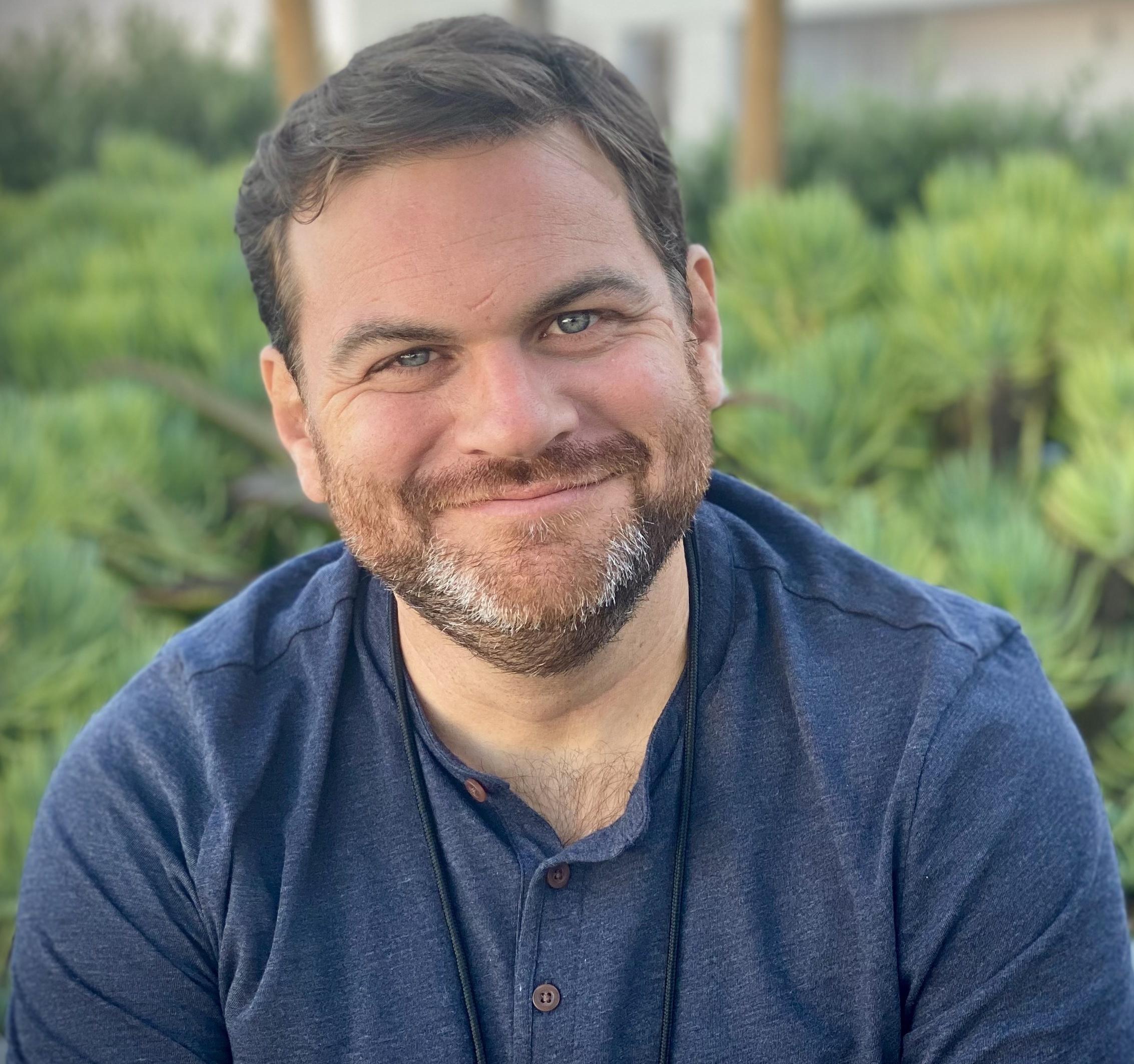 actor Mike Korich large photo