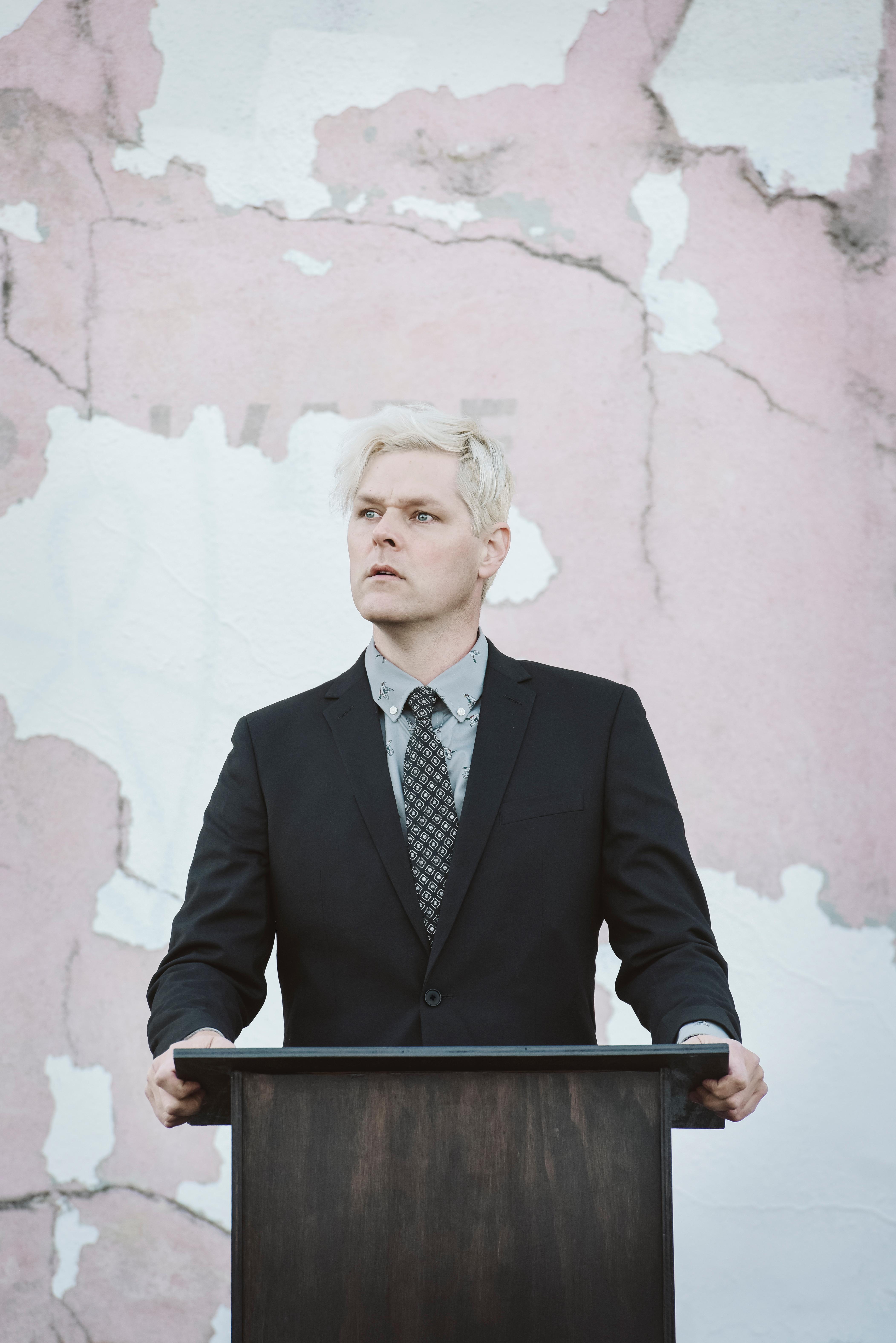 actor Matthew Stolarz large photo