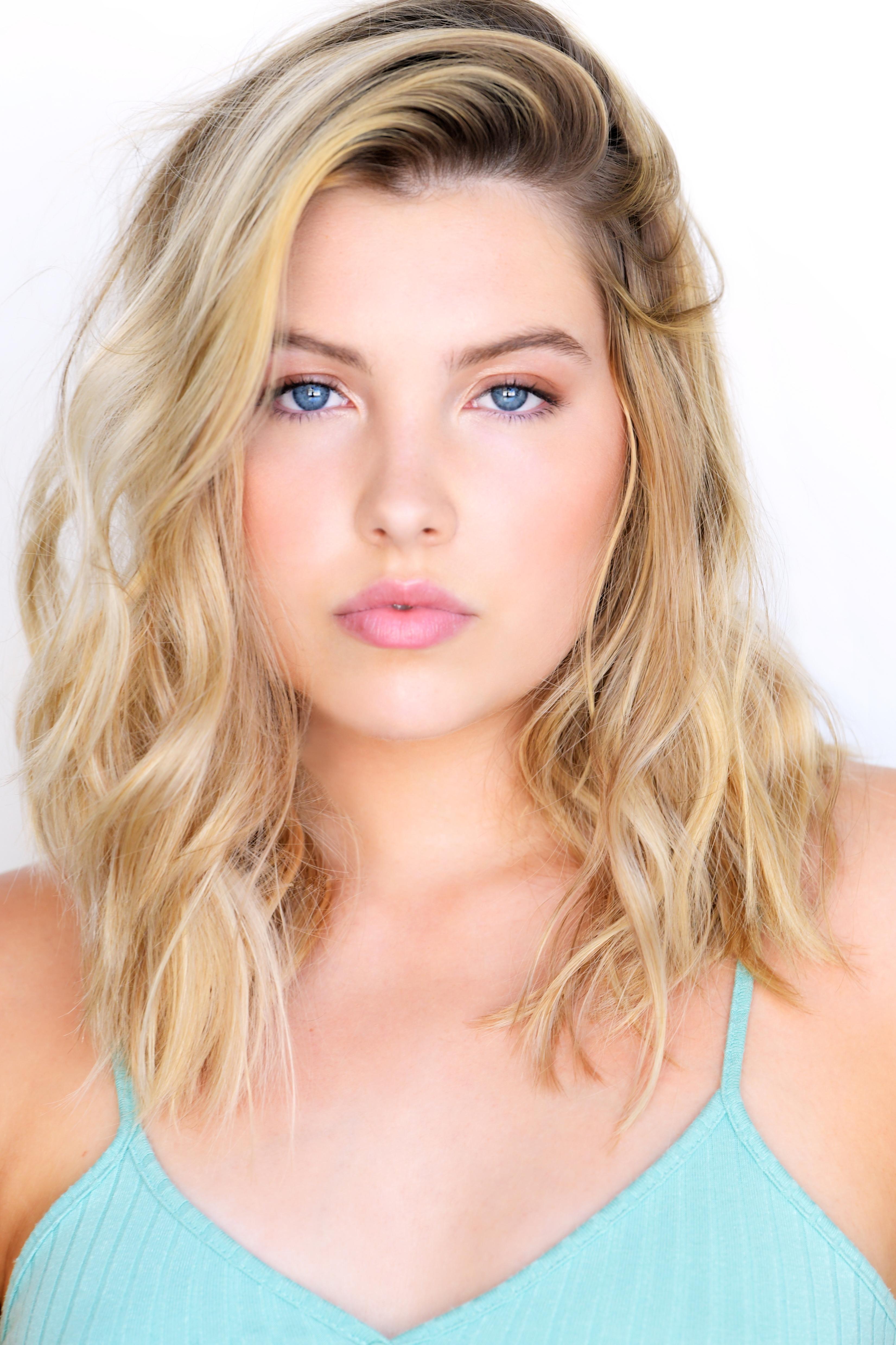 actor Kaylin Mally large photo