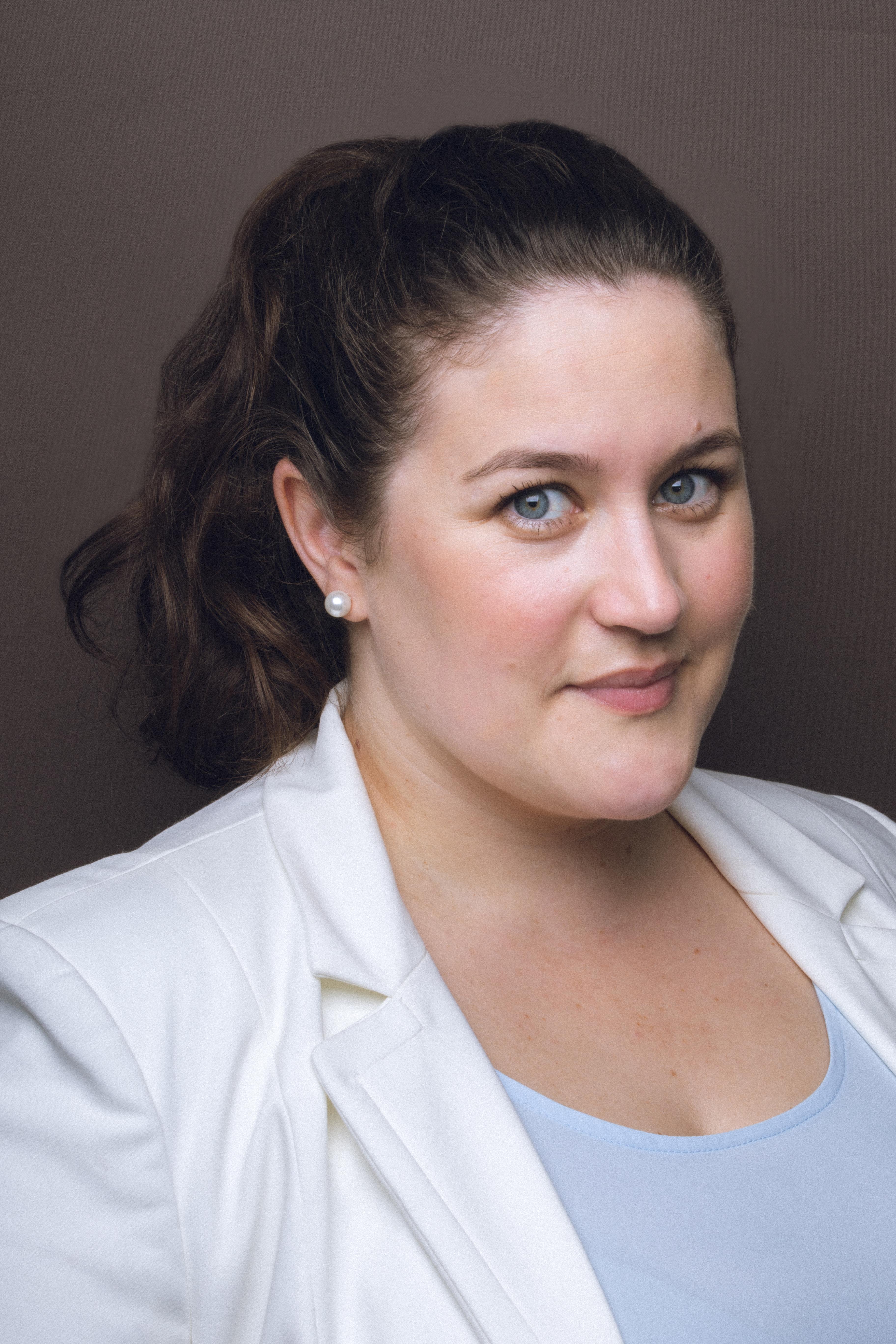 actor Tanya Waltisbuhl large photo