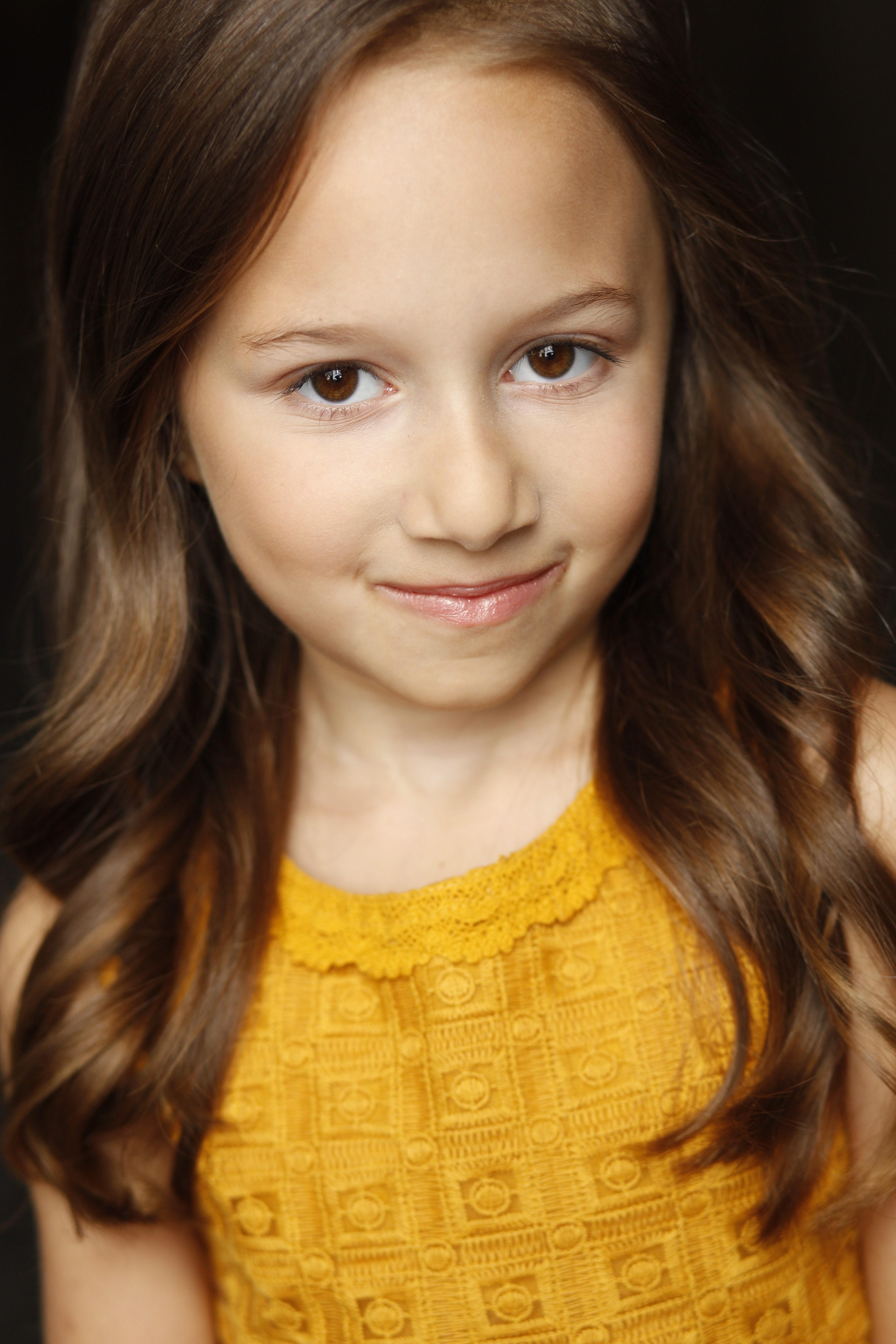 actor Sophia Massa large photo