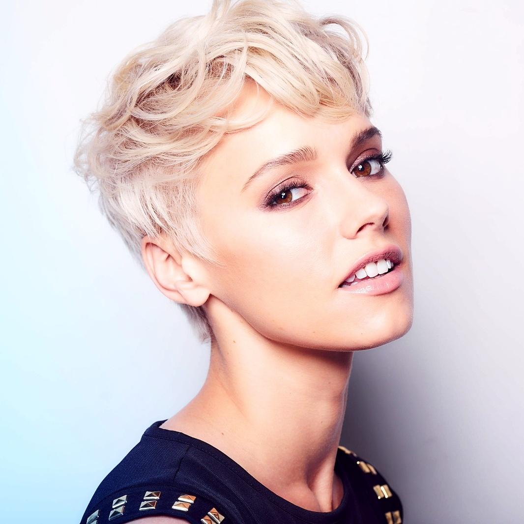 actor Jillian Nelson large photo