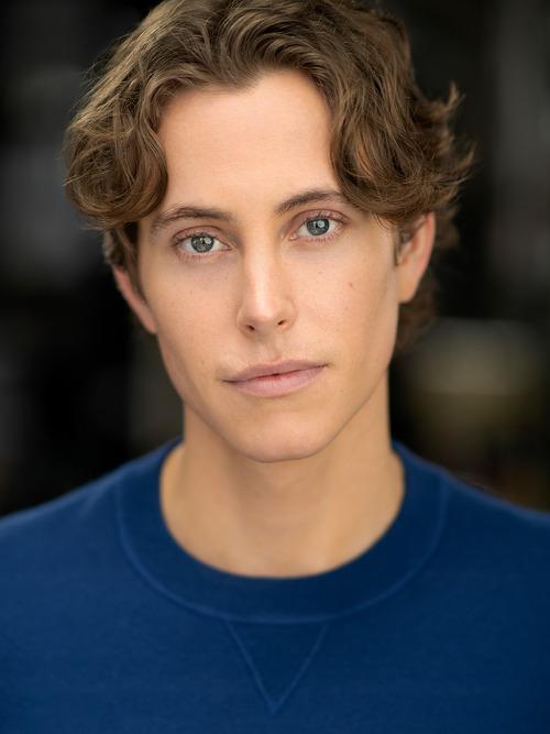 actor Alexander J Skinner large photo