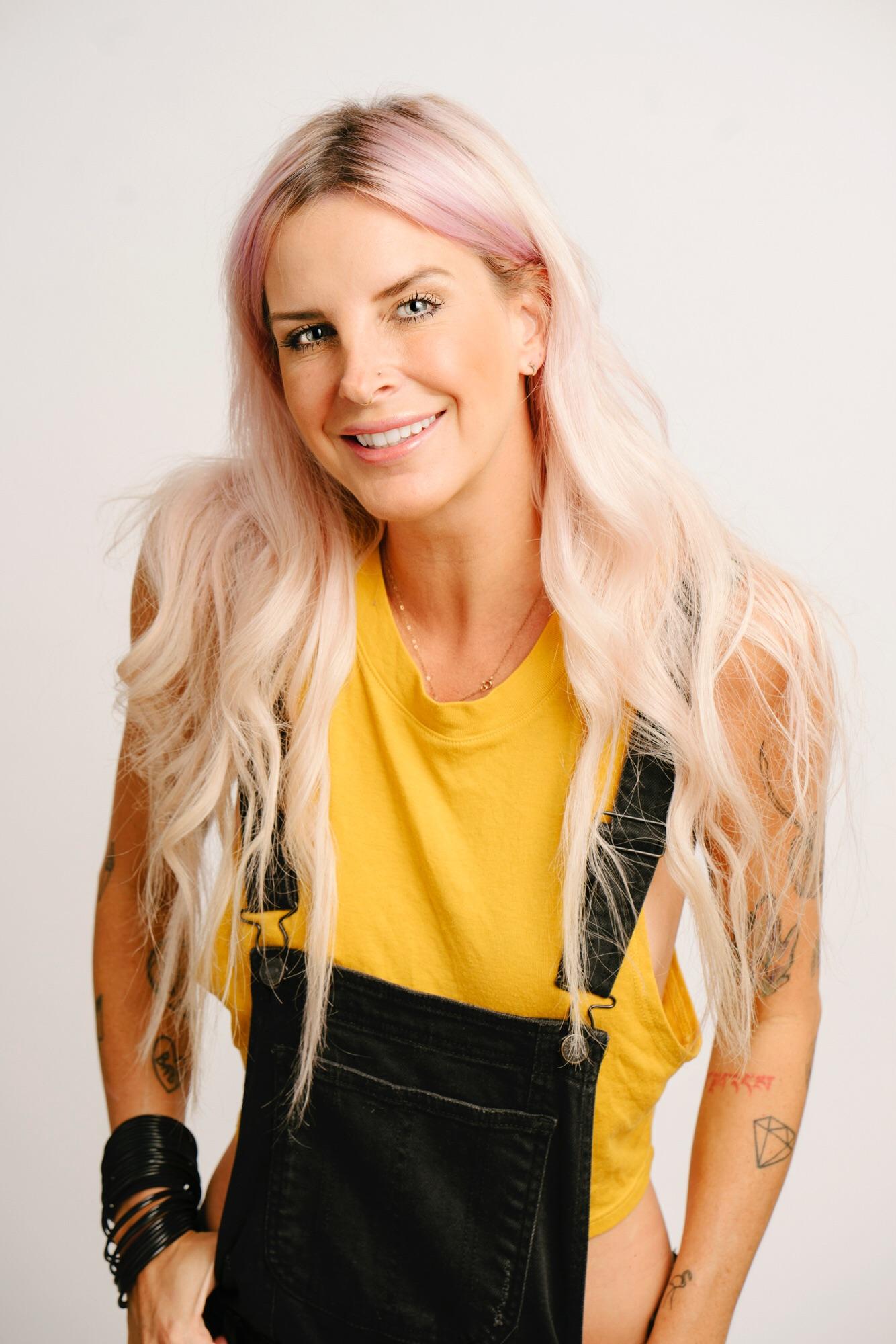 actor Lauren Ziemski large photo