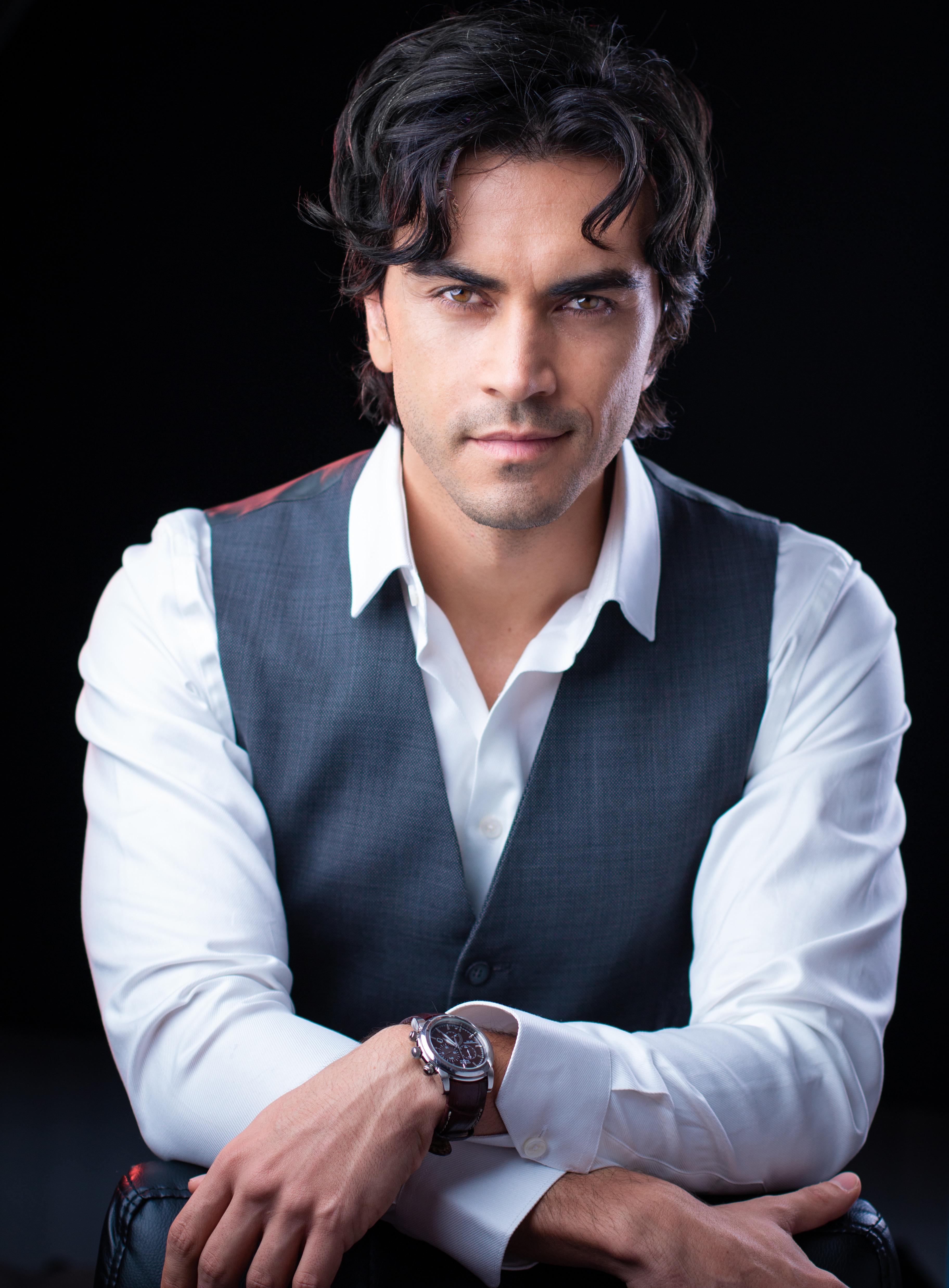 actor Jeronimo Henao large photo