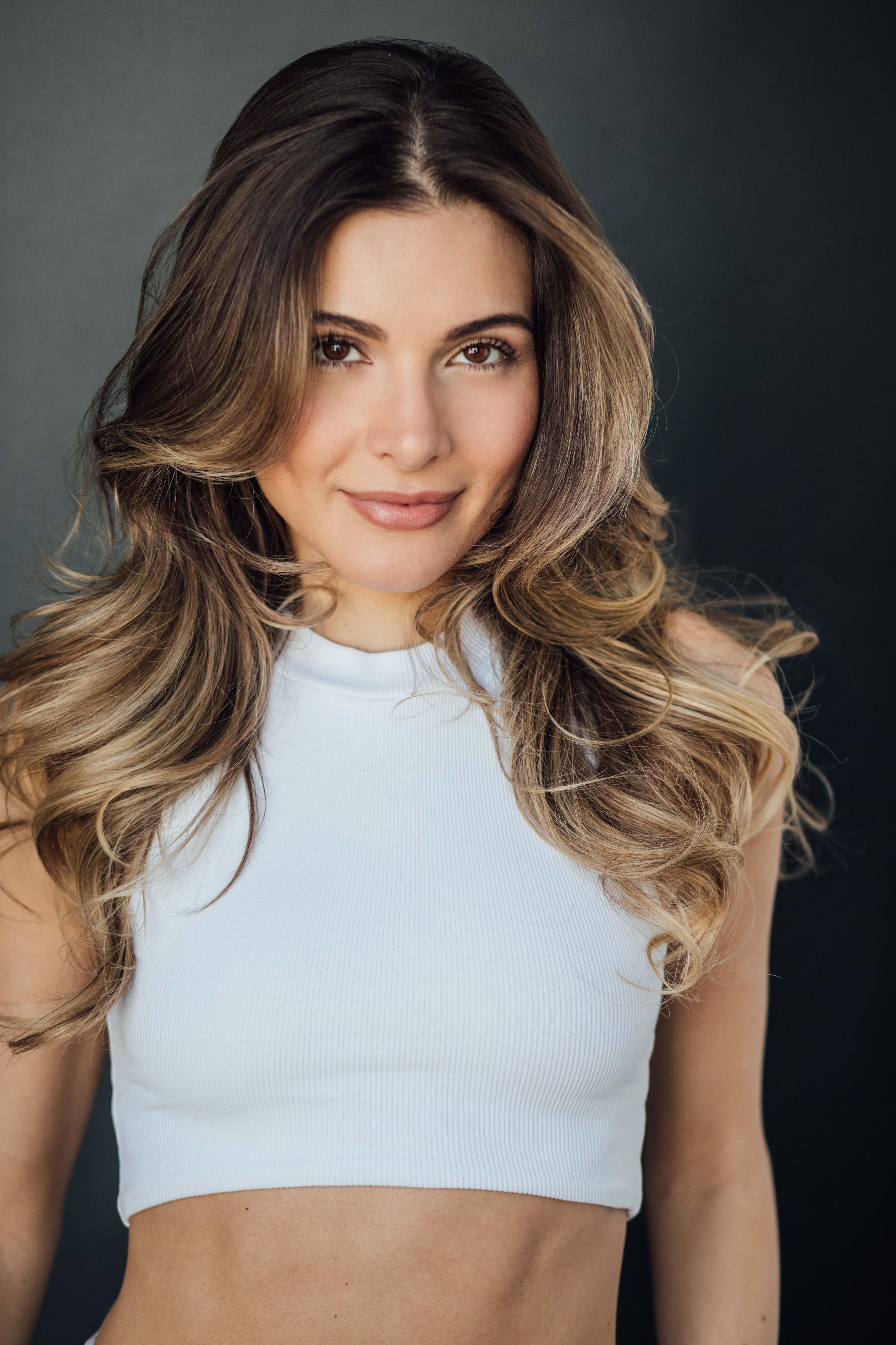 actor Kalinka Petrie large photo