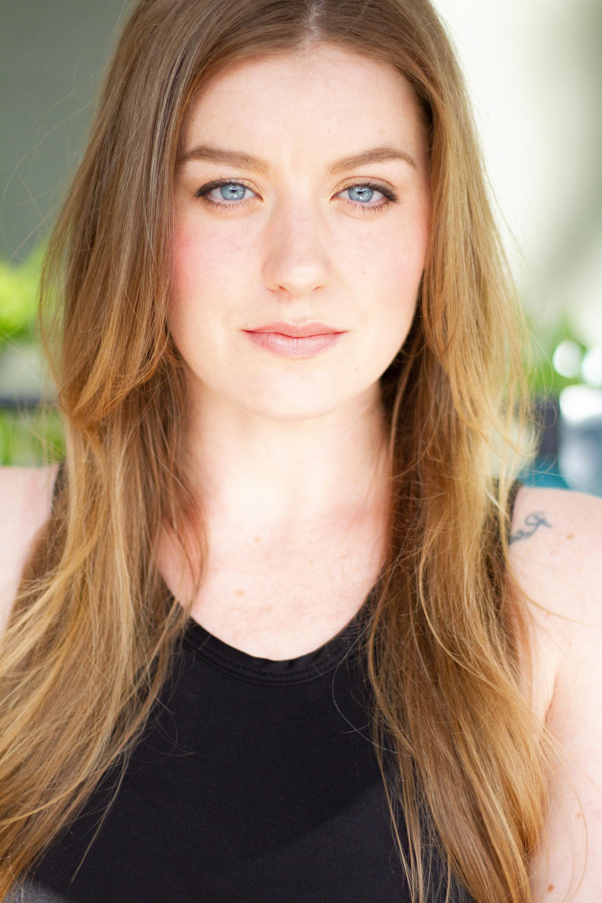 actor Hailey Chown large photo