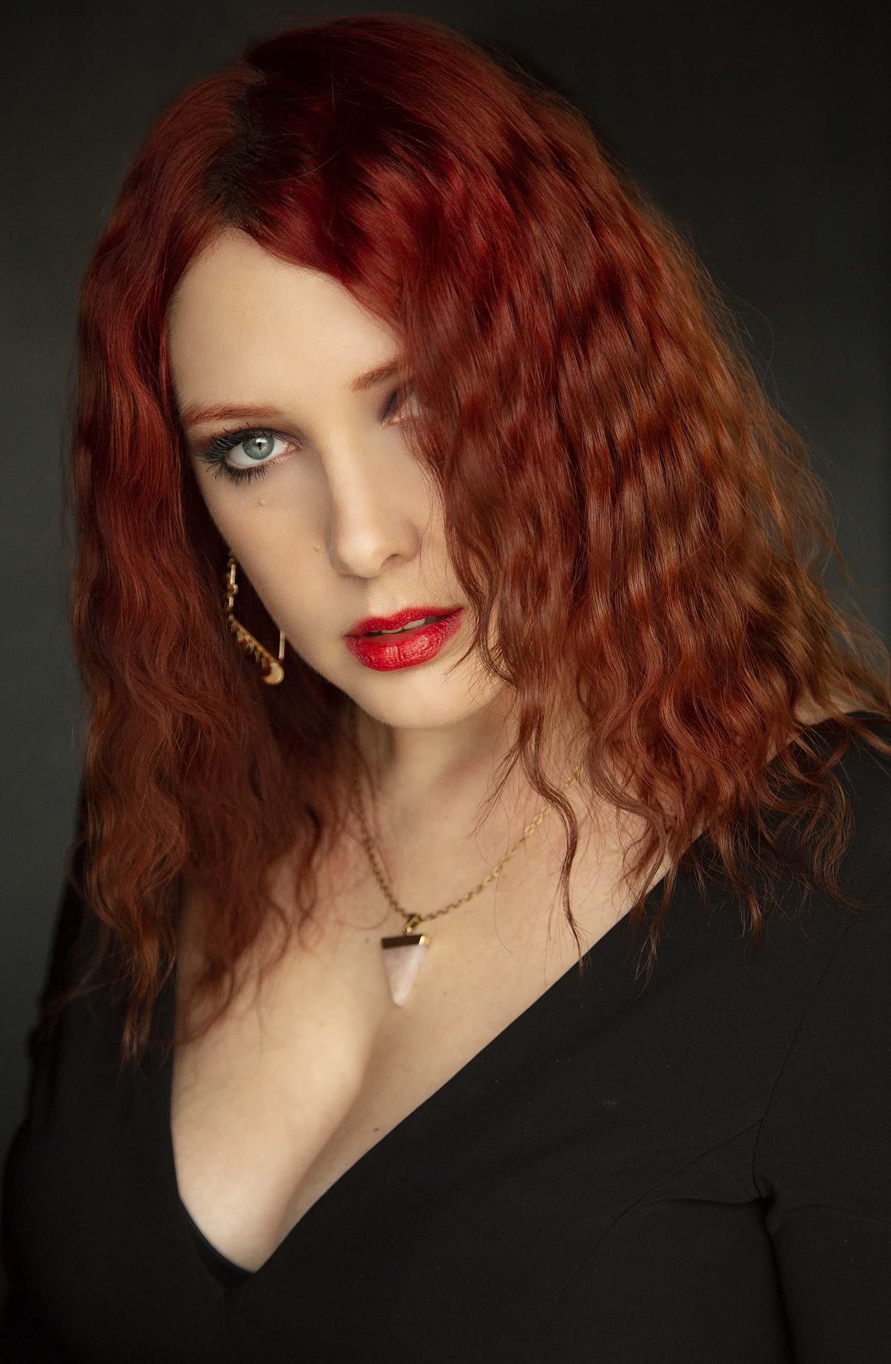 actor Alicia Oberle Farmer large photo