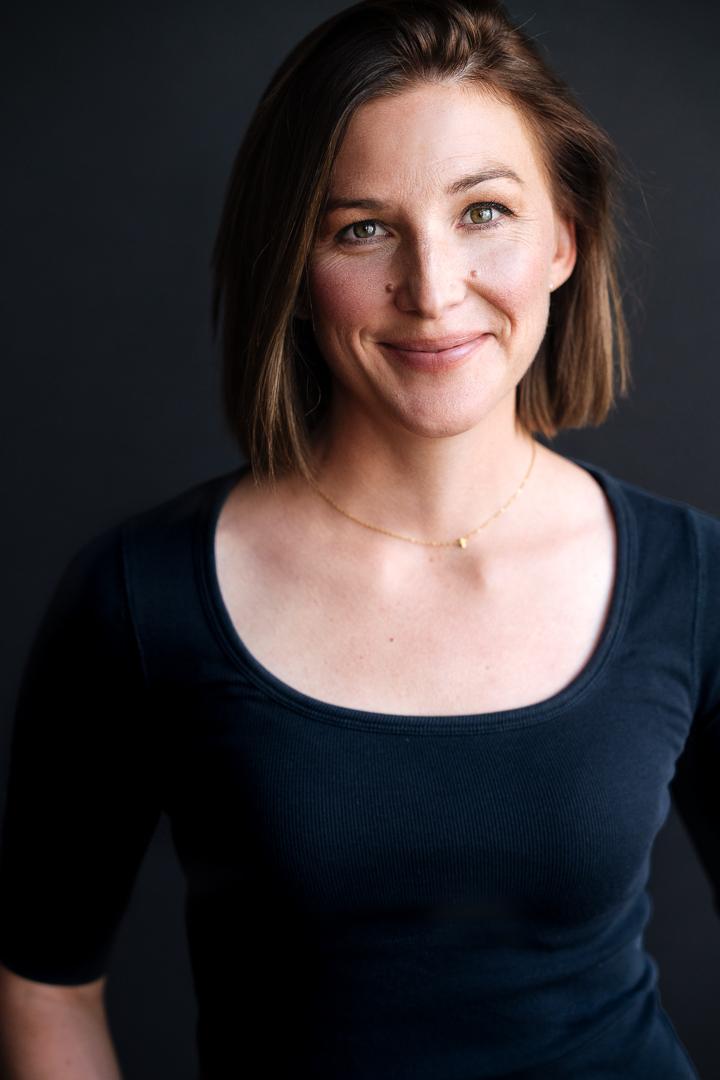 actor Saige Thompson large photo