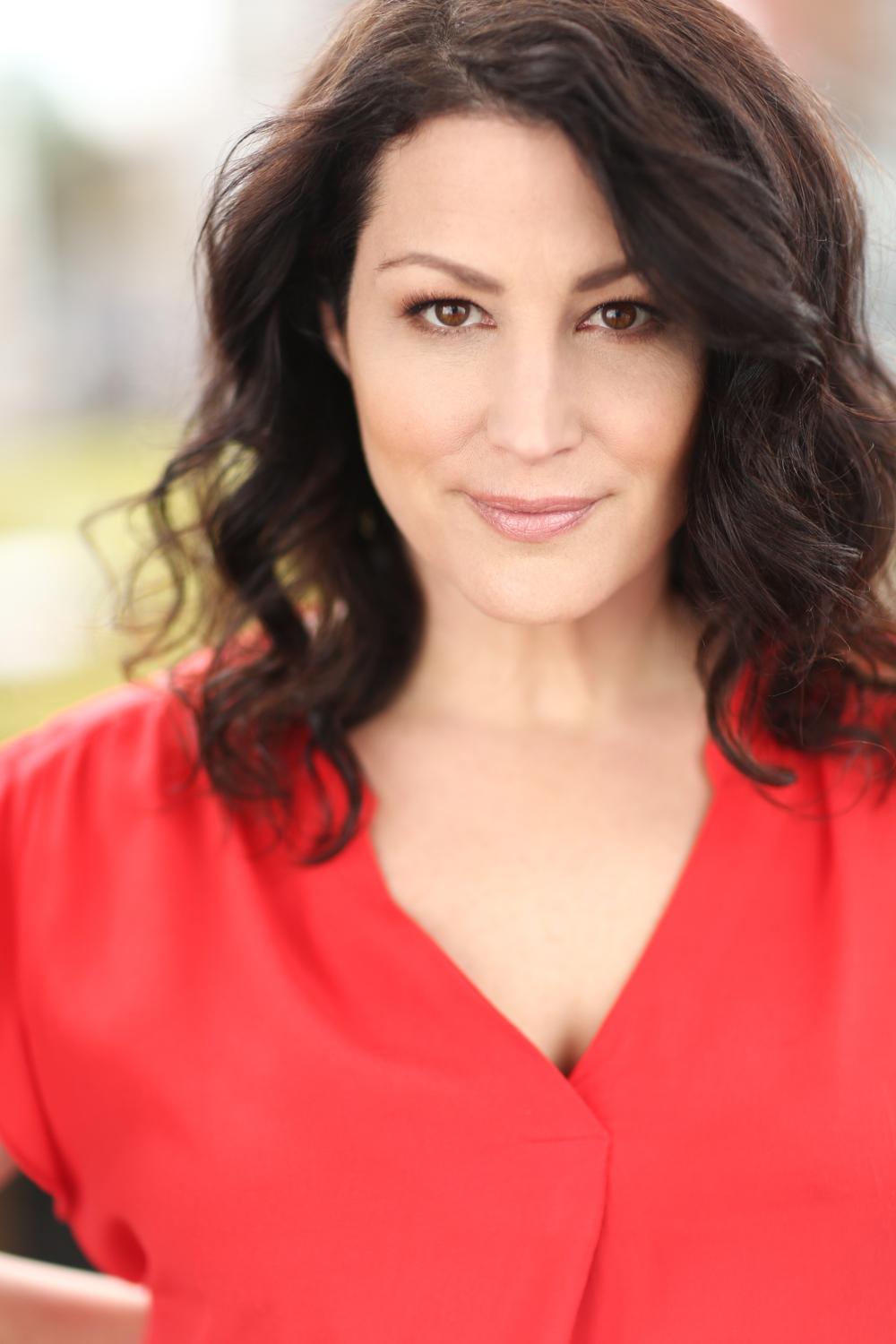 actor Jennifer Kitchen large photo