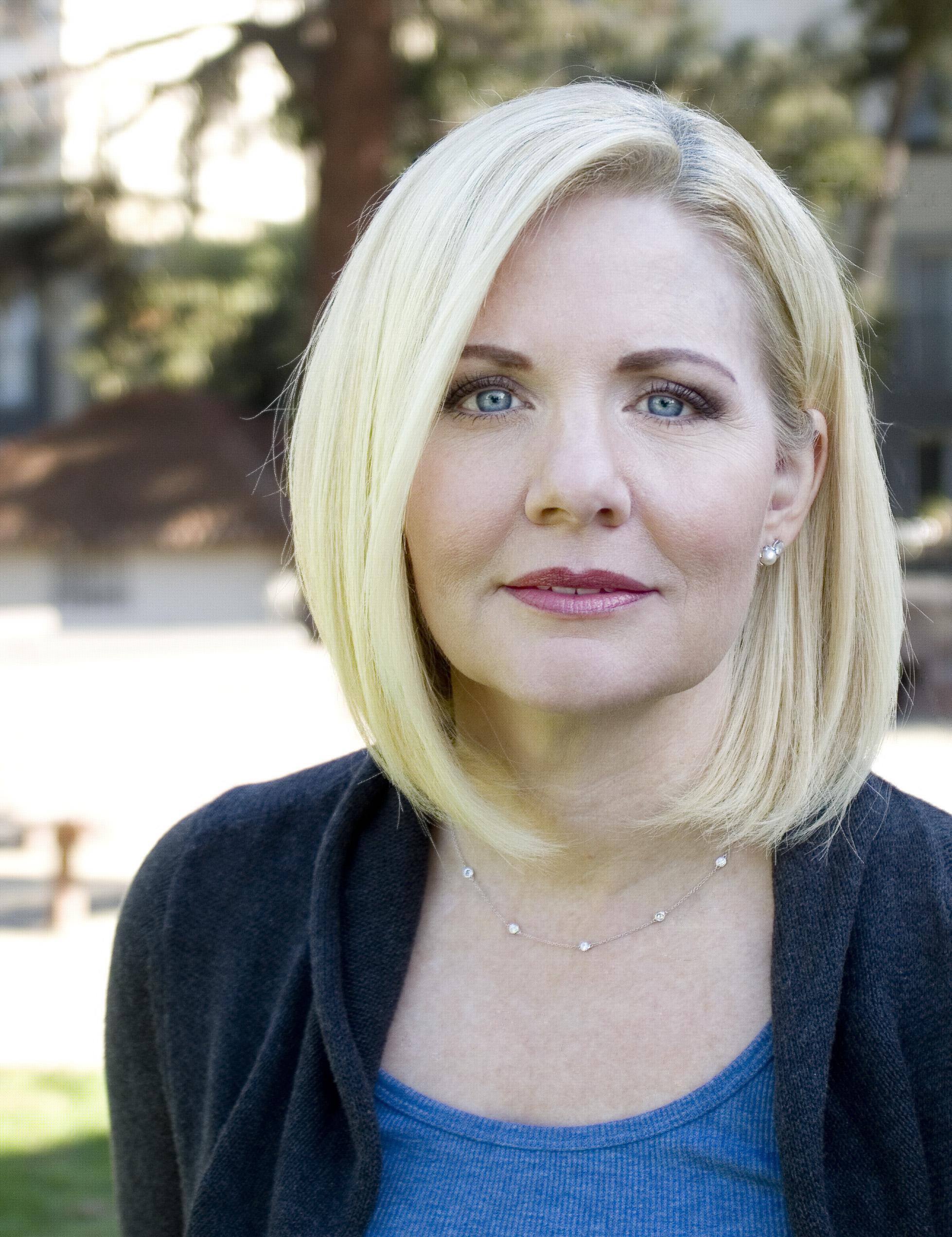 actor Debbie Sheridan large photo