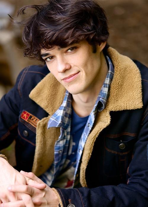 actor Cooper Devaney large photo