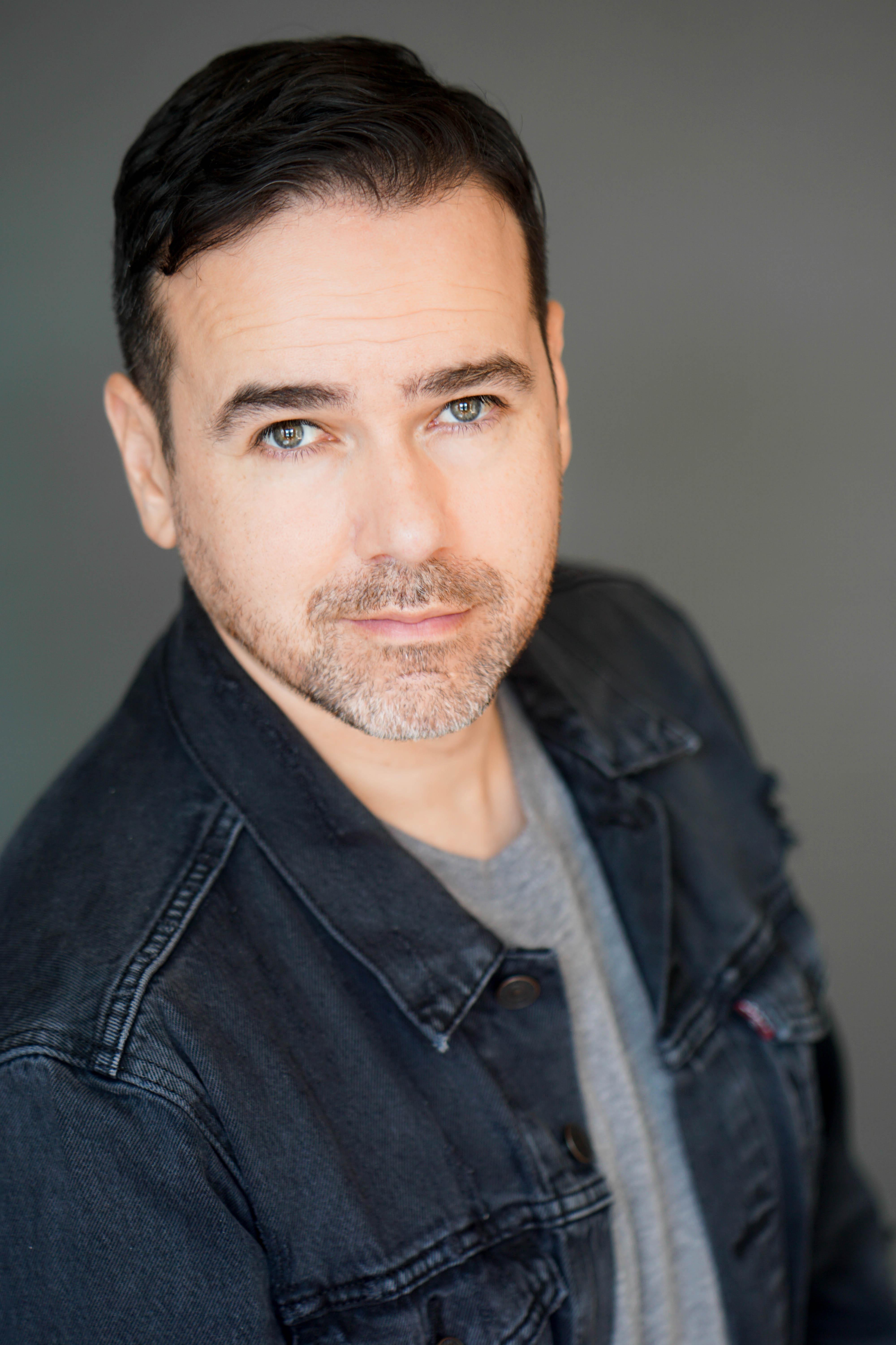 actor Carlo Lorenzo Garcia large photo