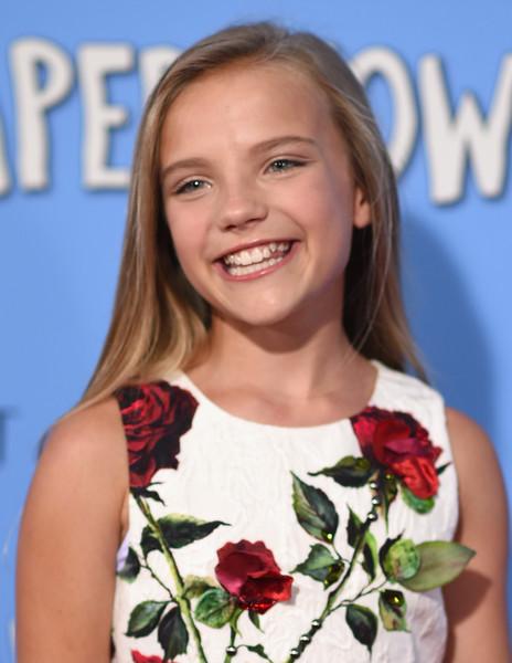 actor Meg Crosbie large photo