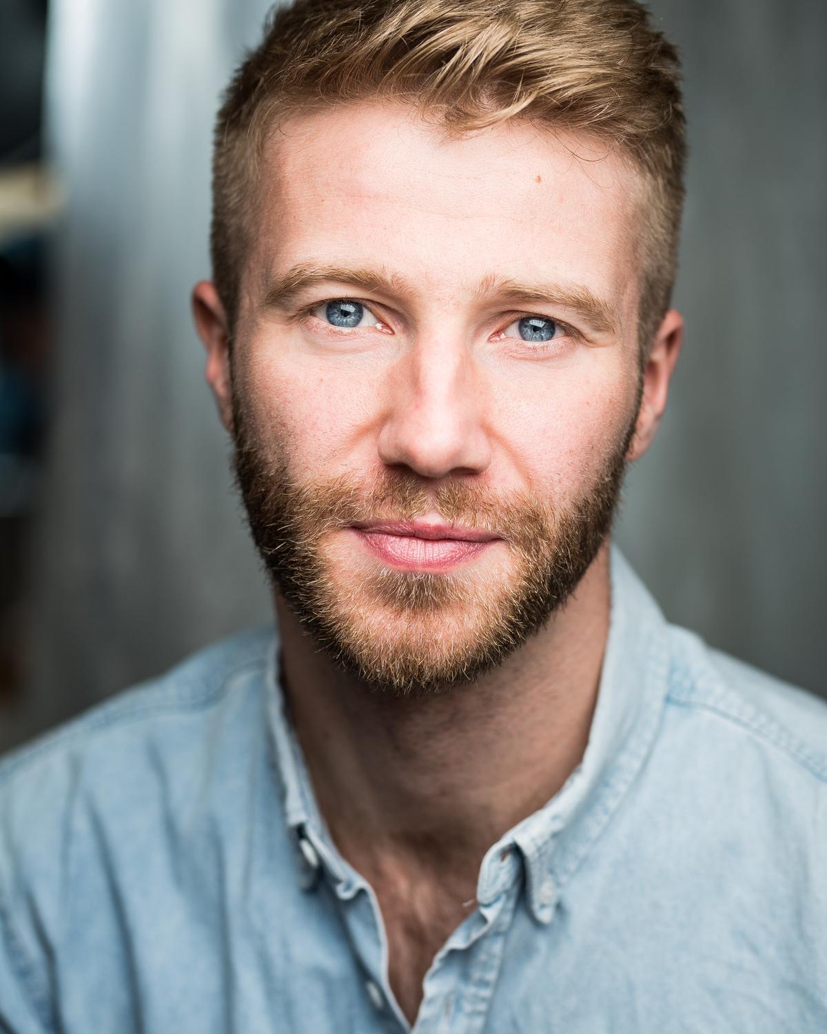 actor Kane Surry large photo