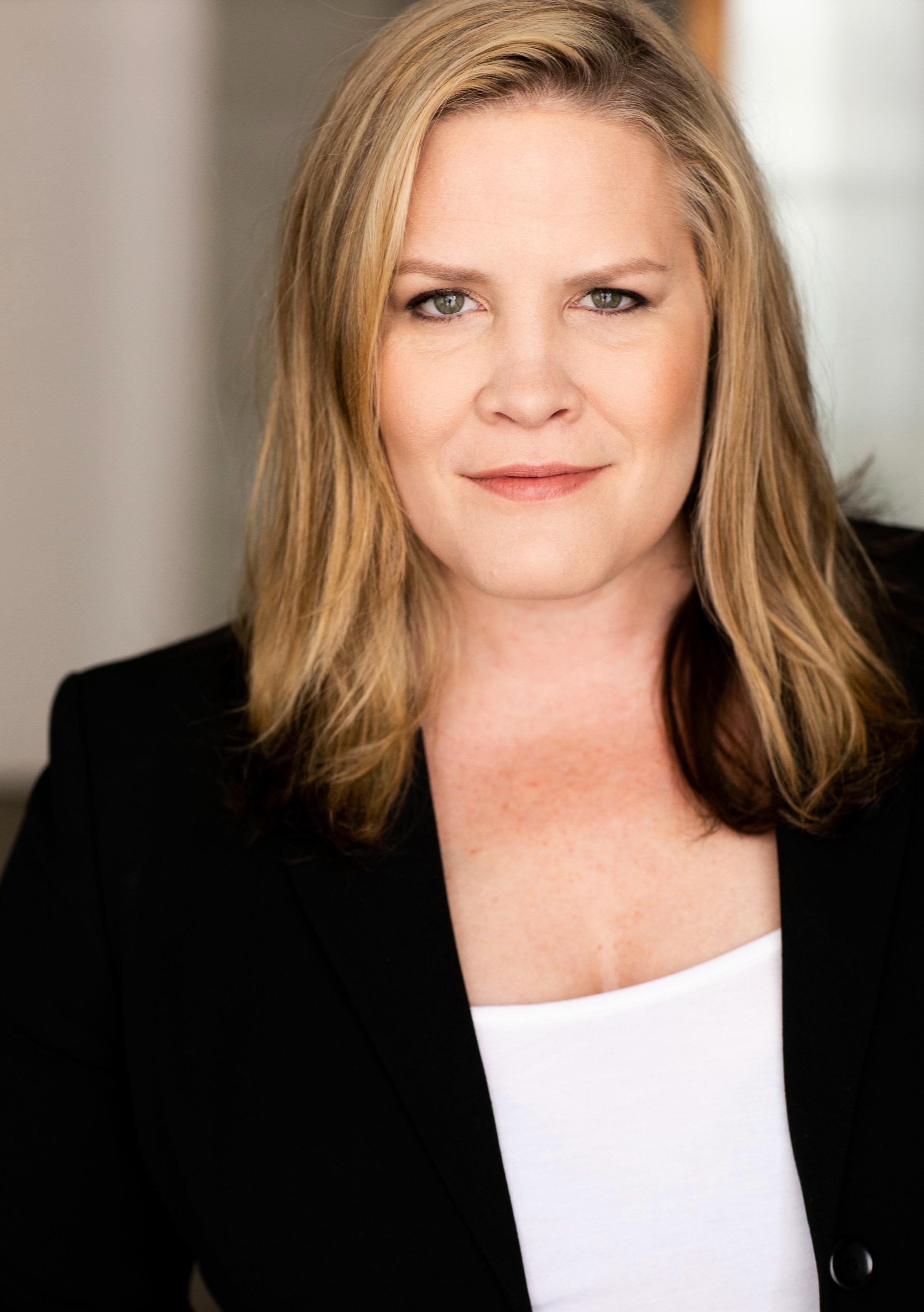 actor Sarah Chaney large photo