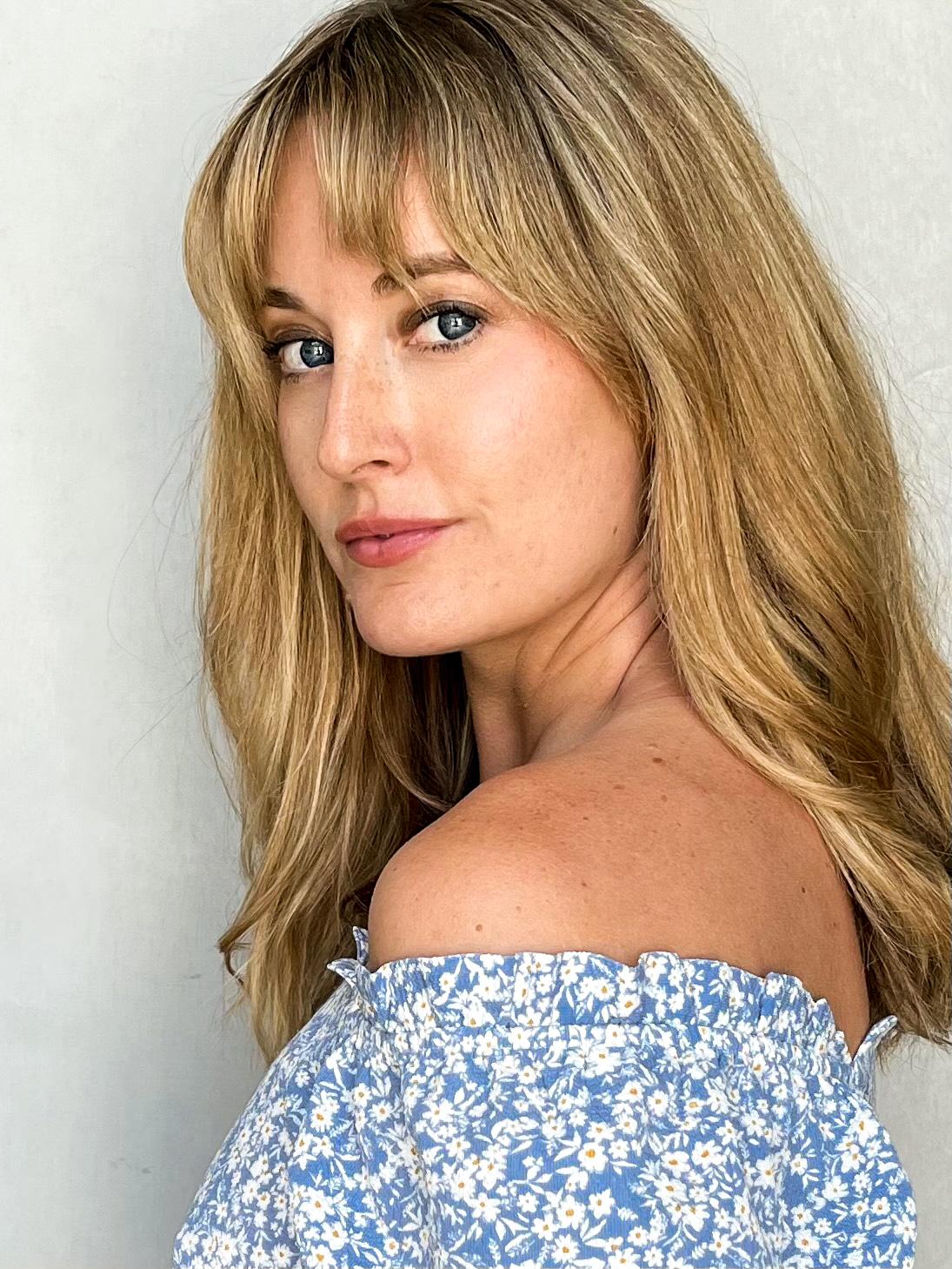 actor Angela Sprinkle large photo